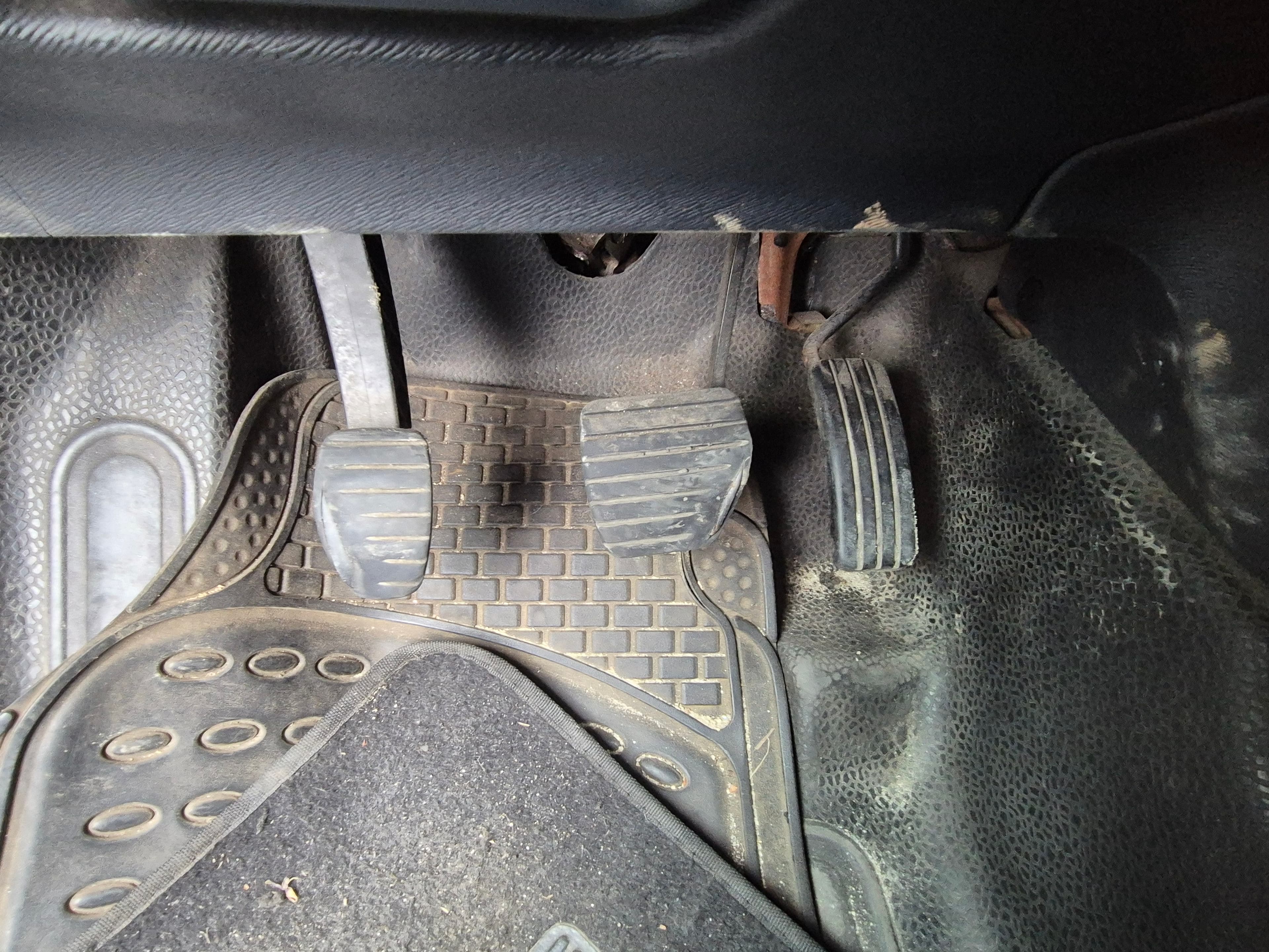 Renault Kangoo · Ano 2014 — image 19
