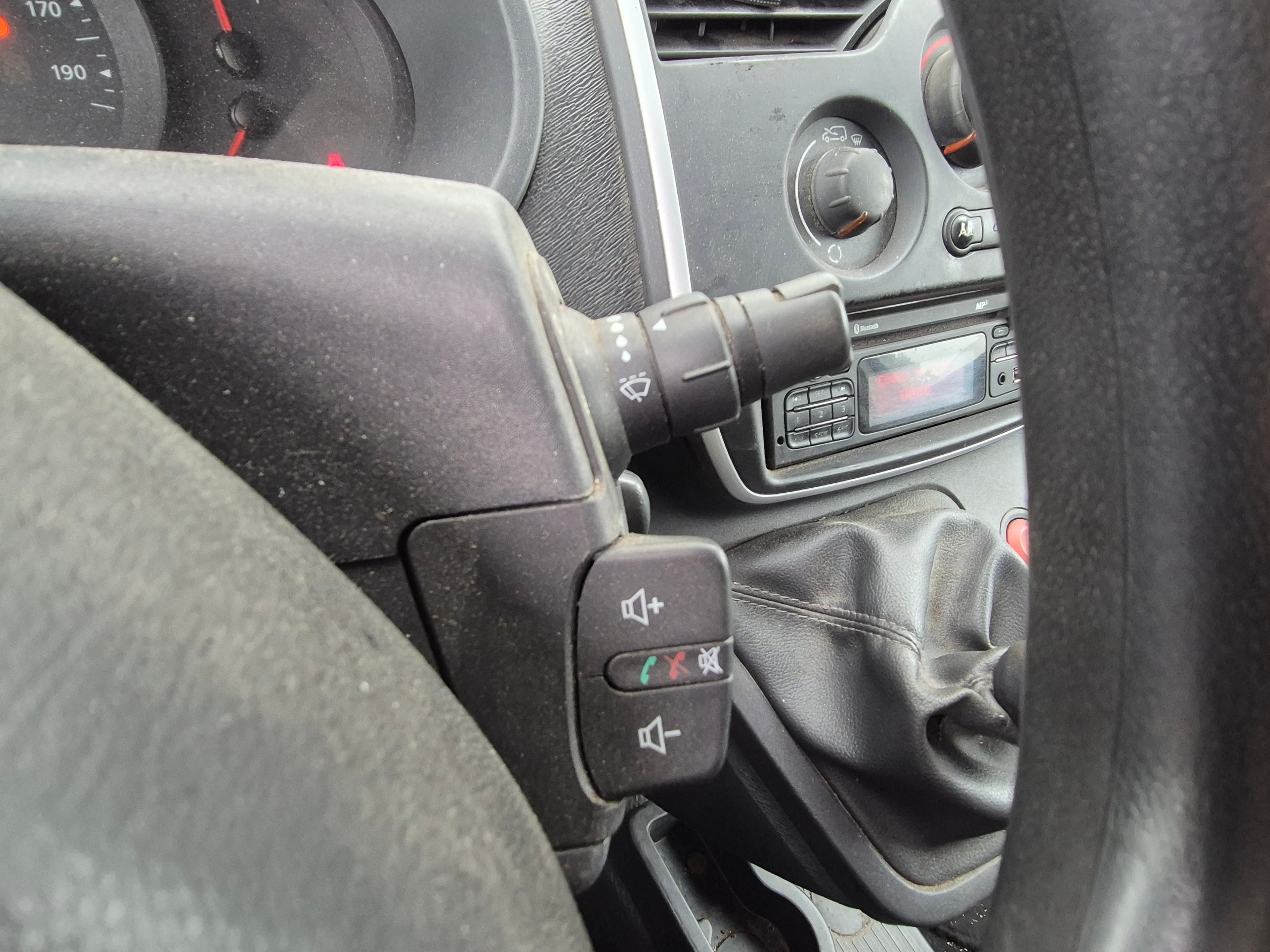 Renault Kangoo · Ano 2014 — image 23