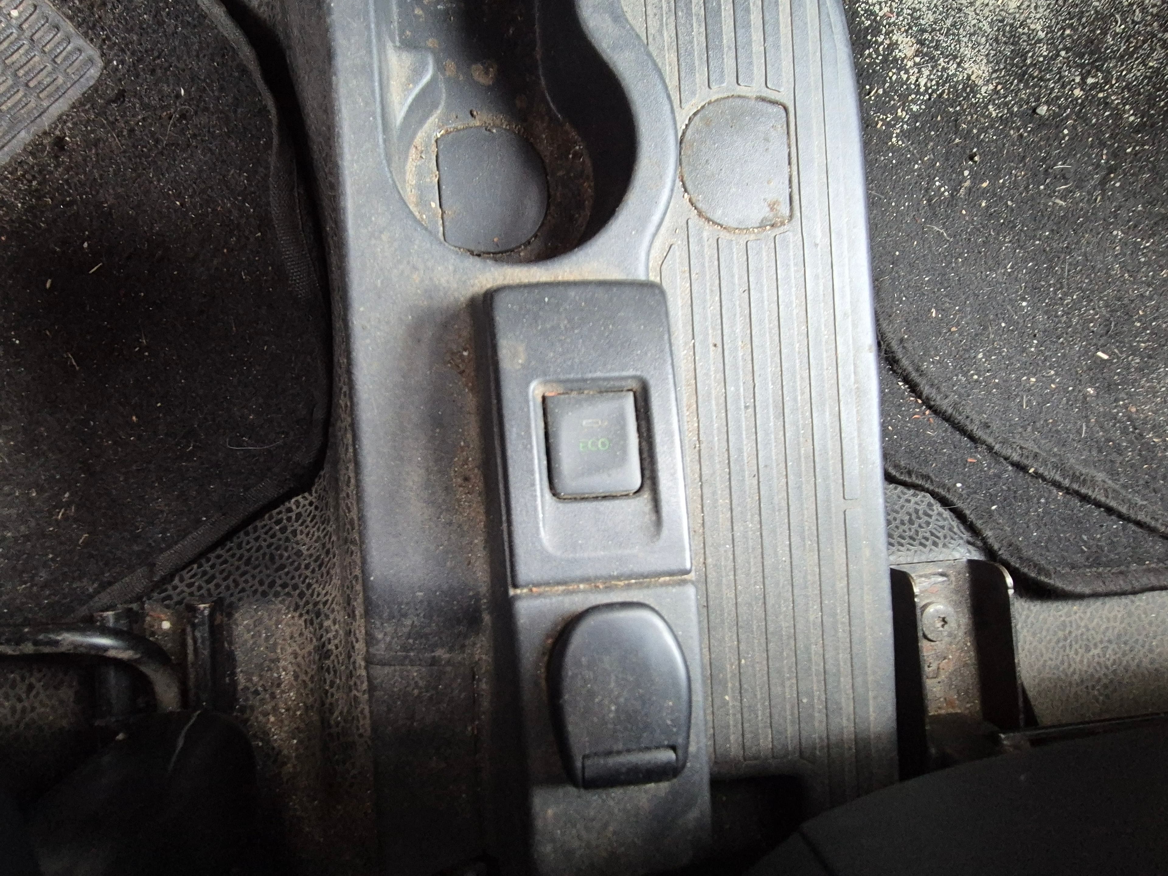 Renault Kangoo · Ano 2014 — image 25