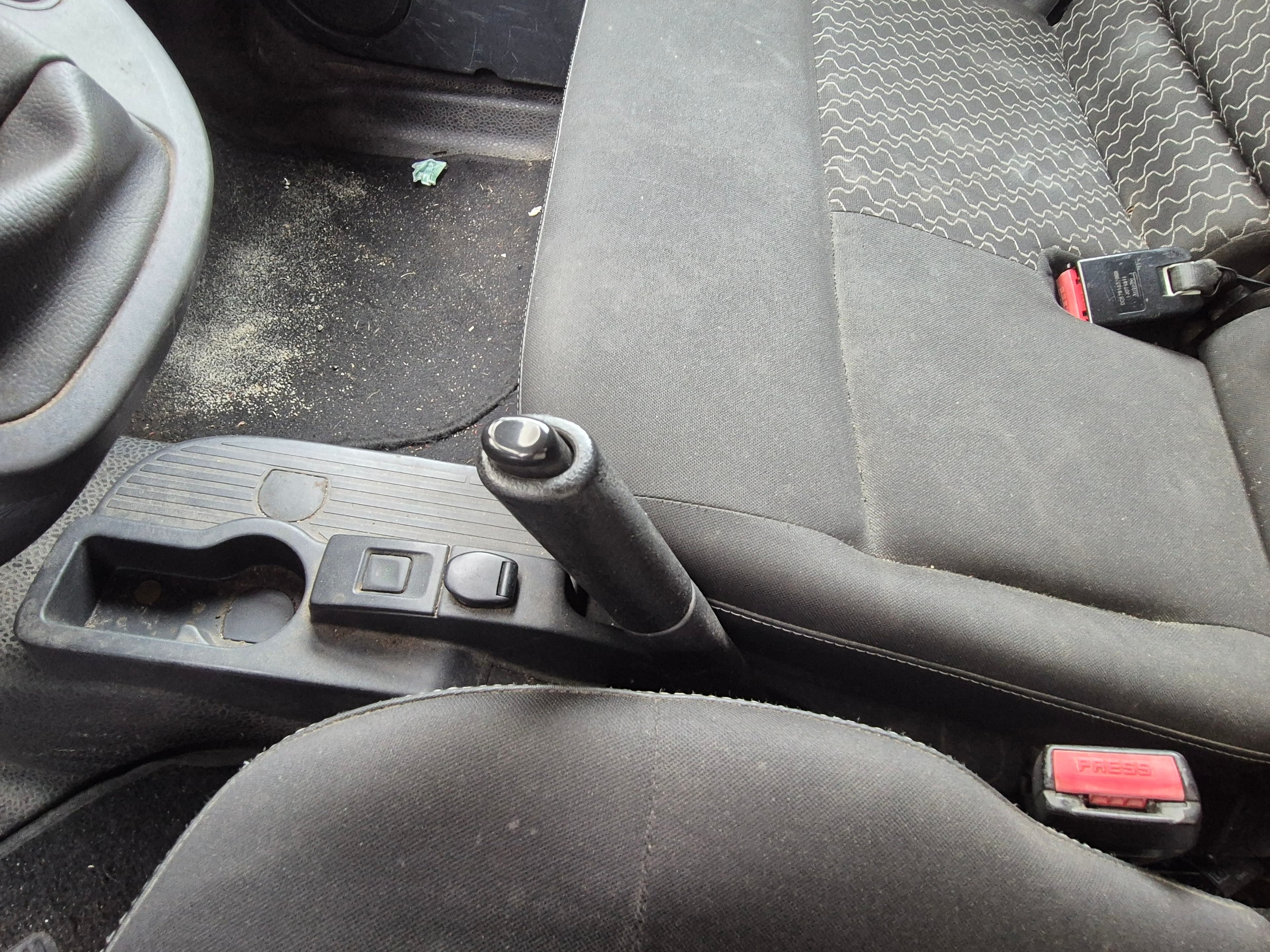 Renault Kangoo · Ano 2014 — image 24