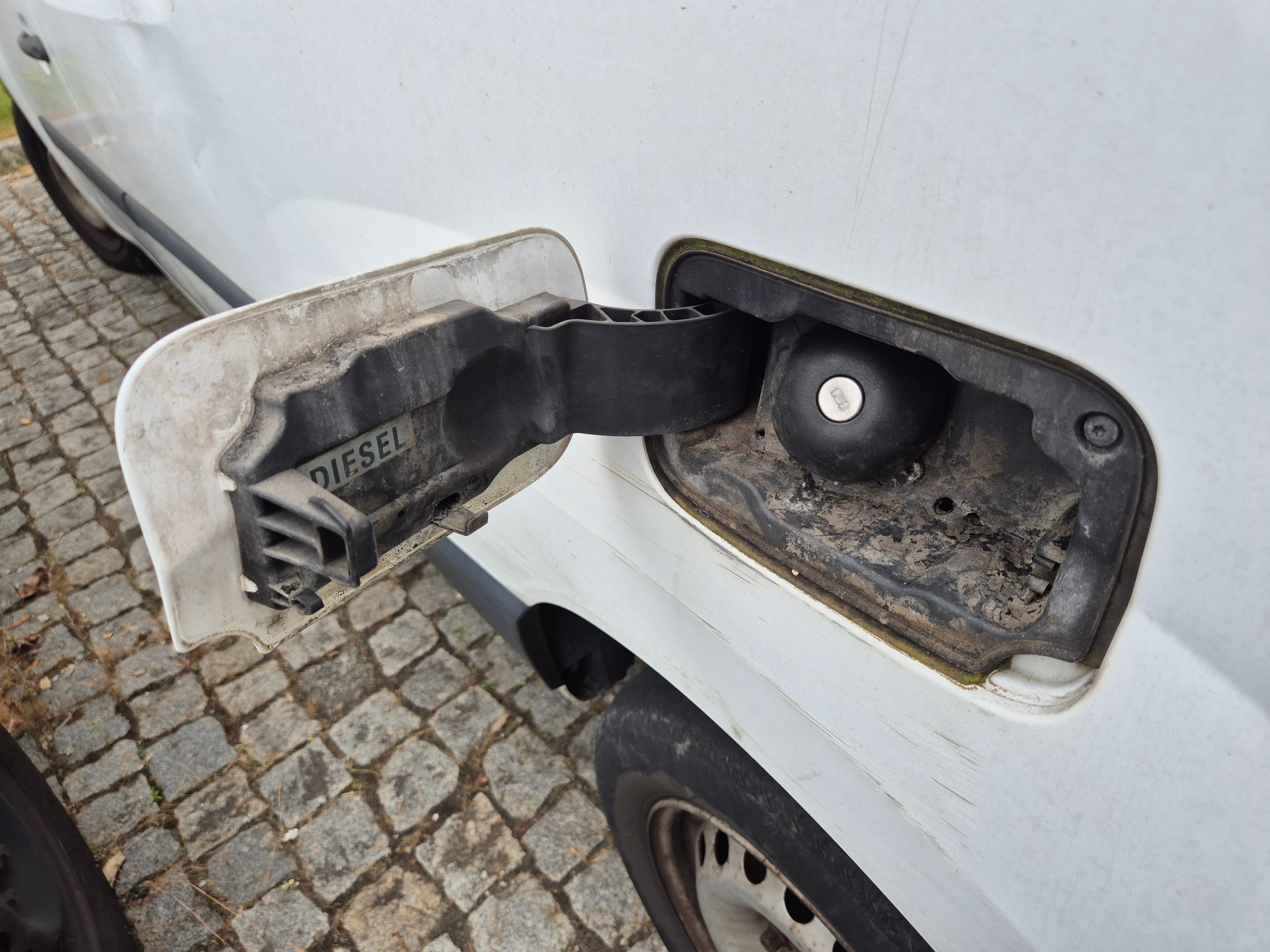 Renault Kangoo · Ano 2014 — image 13
