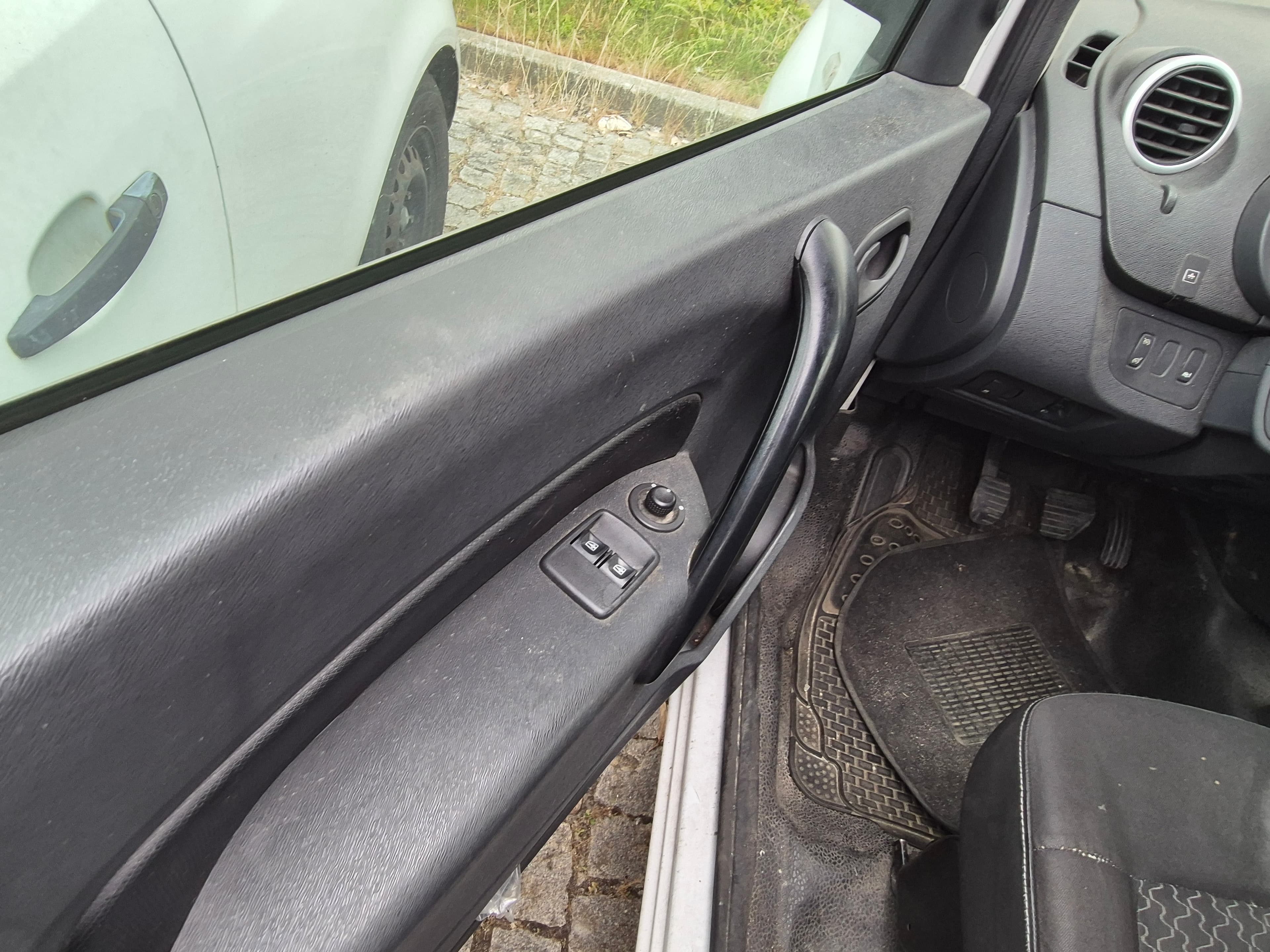 Renault Kangoo · Ano 2014 — image 18