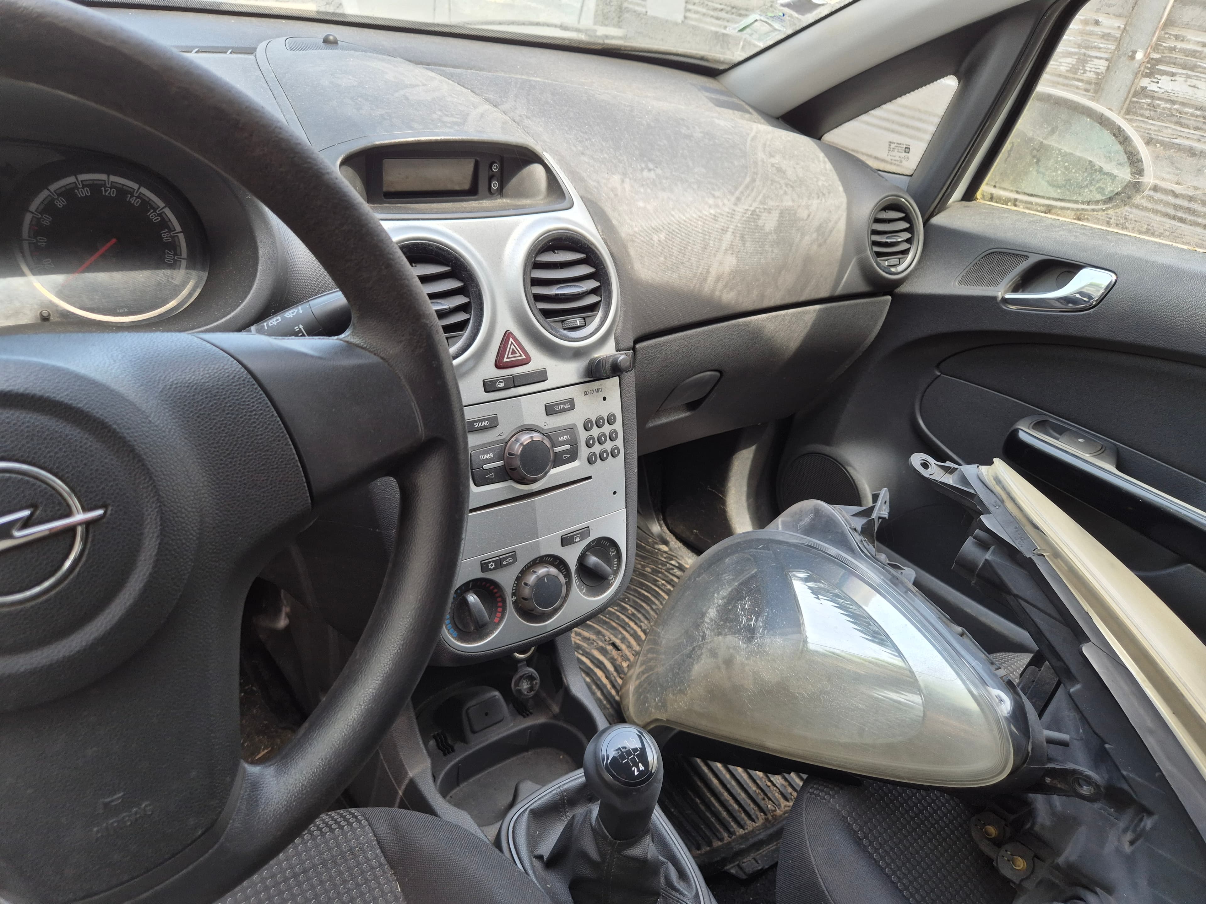 Opel Corsa · Ano 2013 — imagem 16