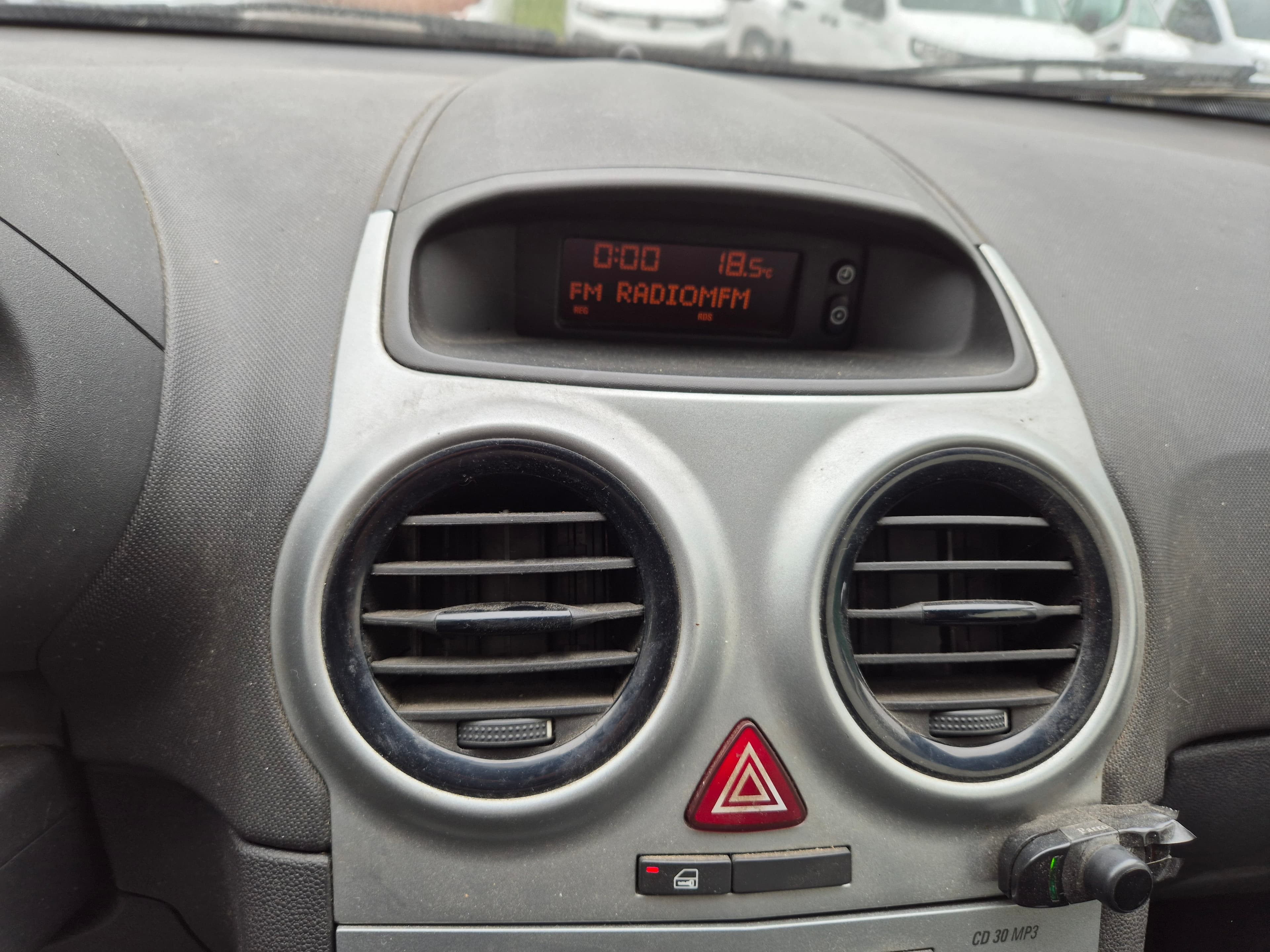 Opel Corsa · Ano 2013 — image 21