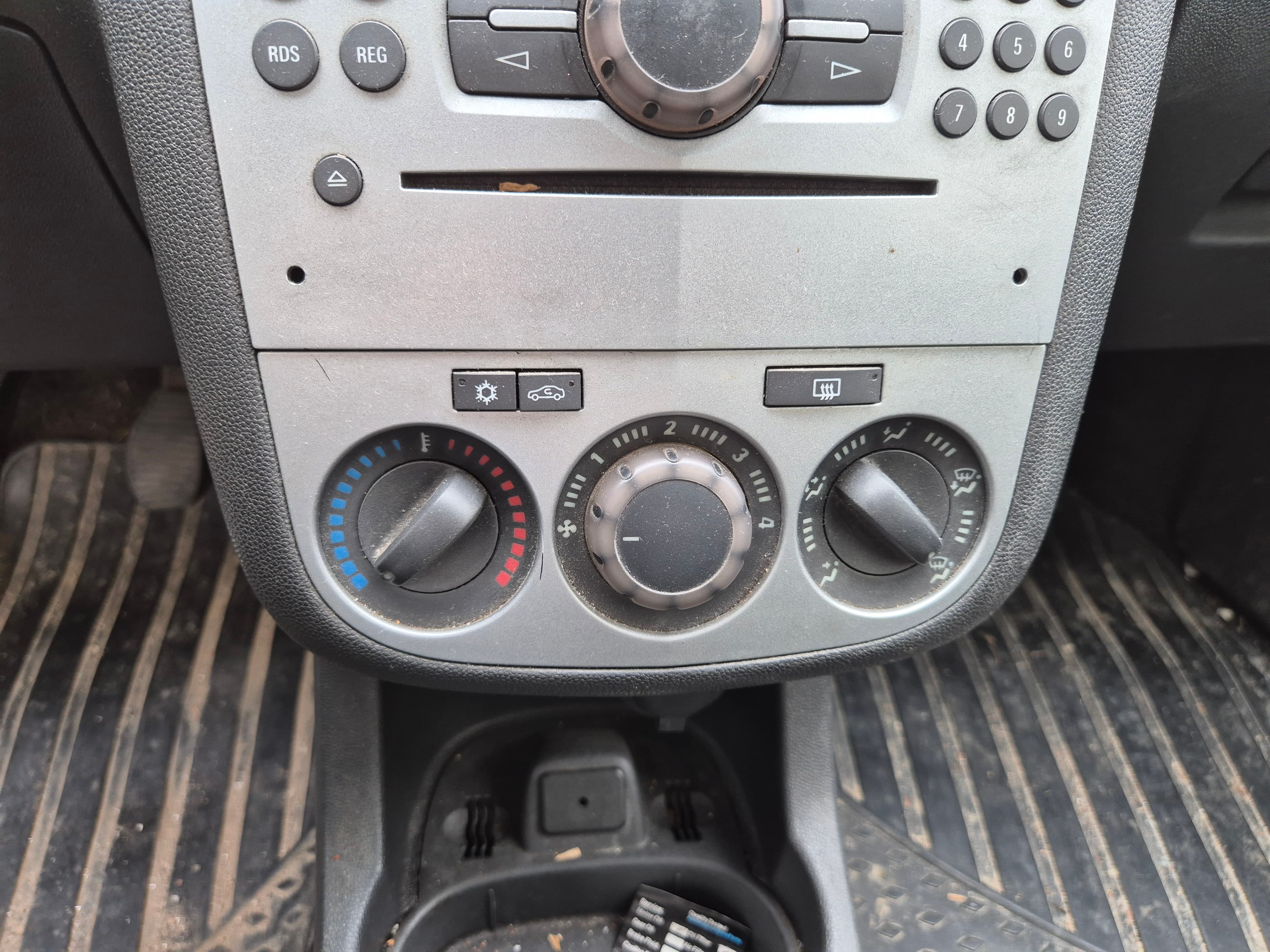 Opel Corsa · Ano 2013 — image 24