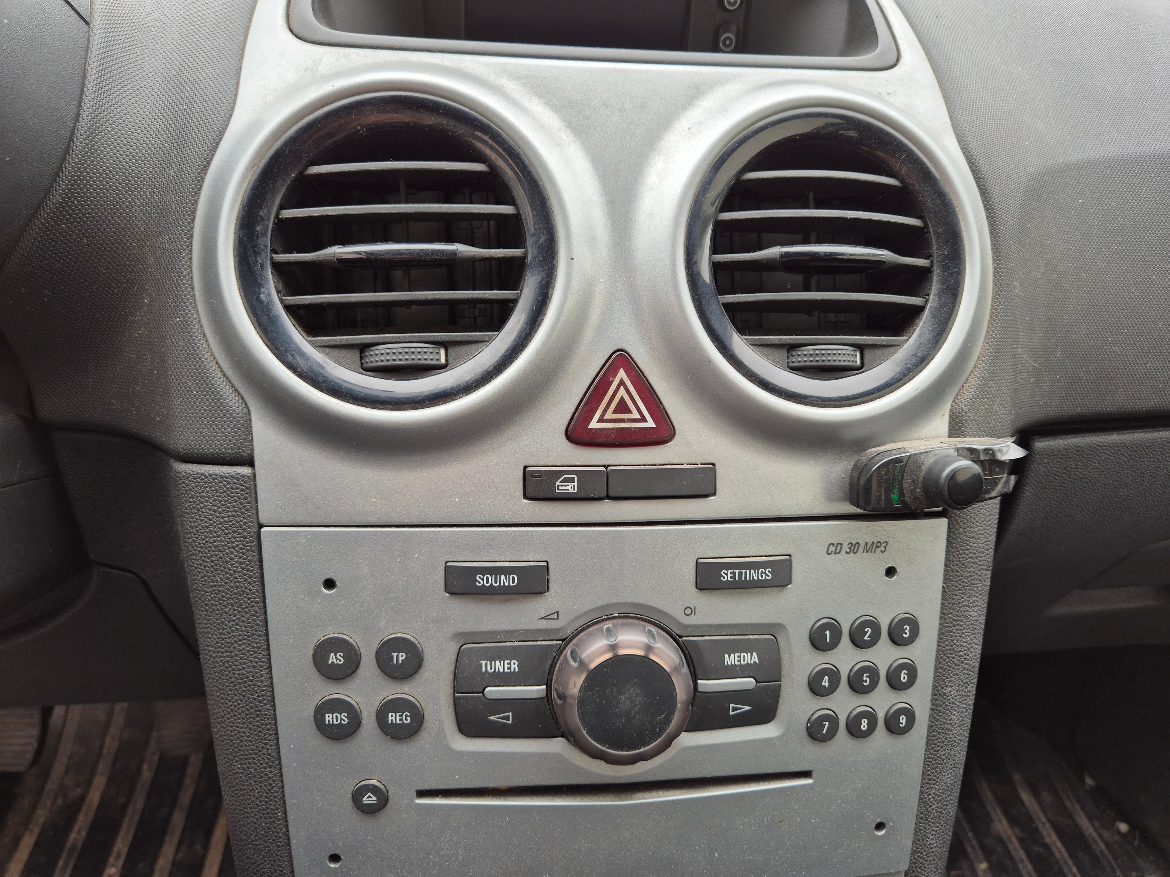Opel Corsa · Ano 2013 — image 25