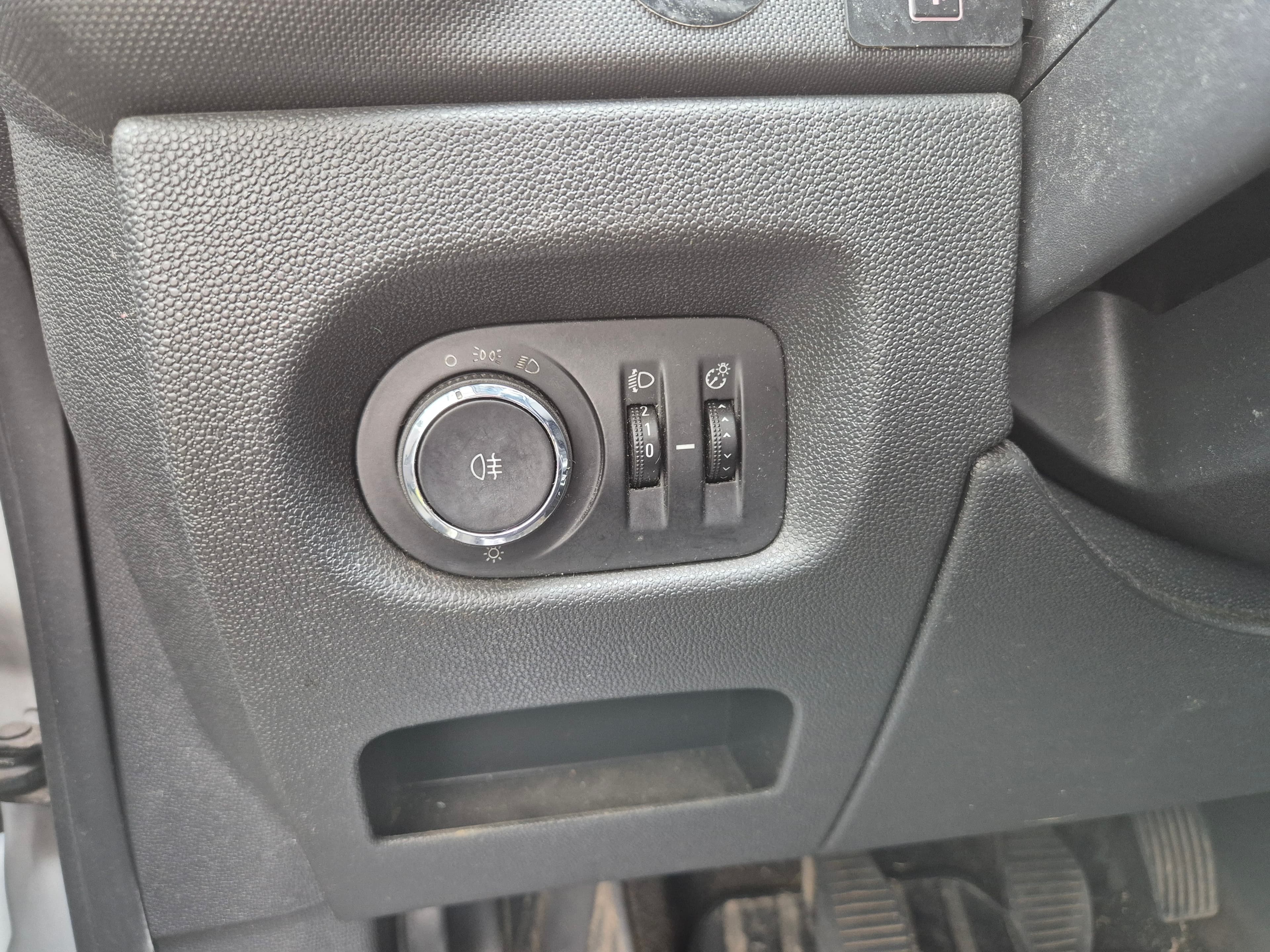 Opel Corsa · Ano 2013 — image 16