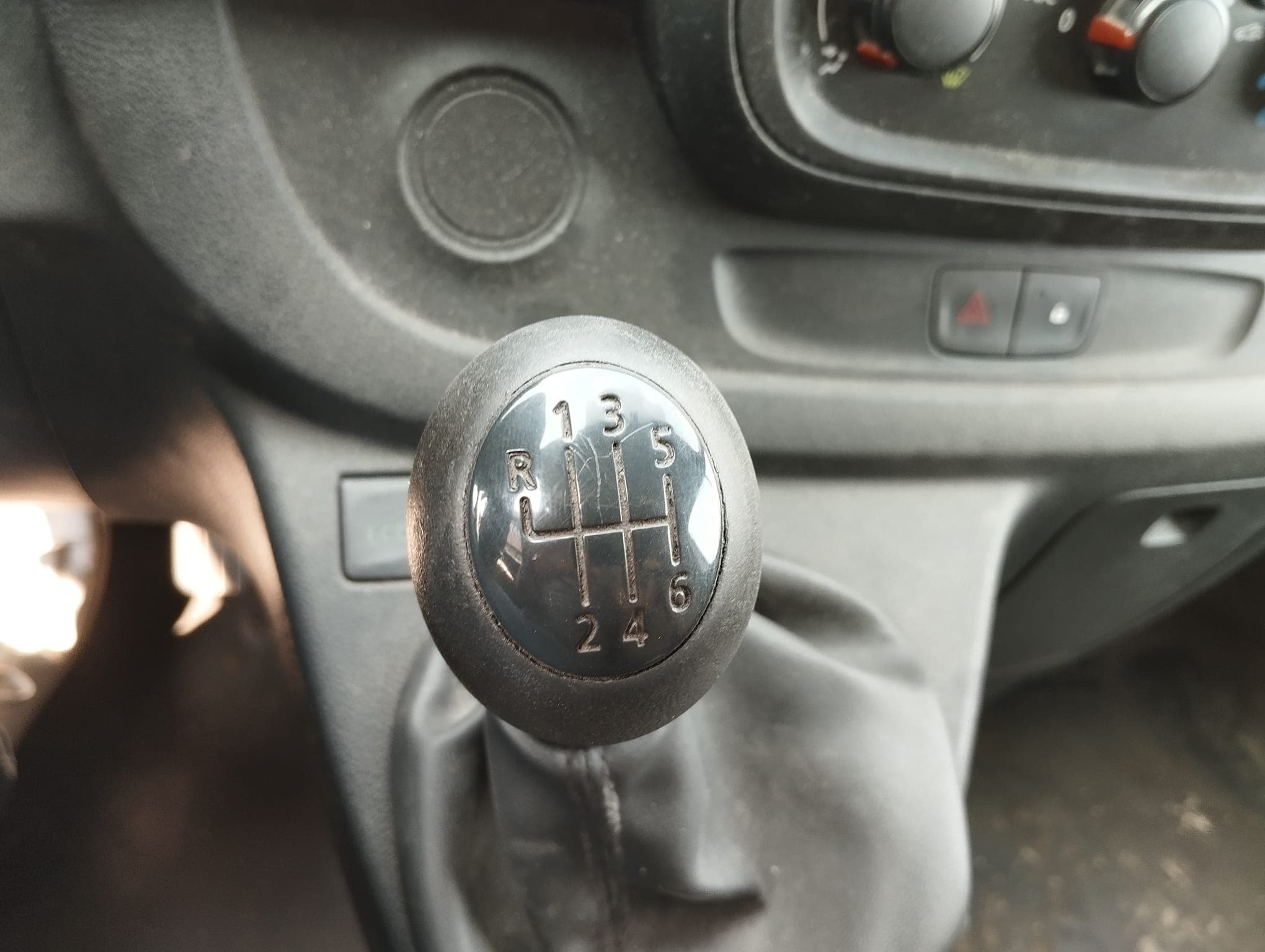 Renault Trafic FM 1.6D · Ano 2016 — imagen 11