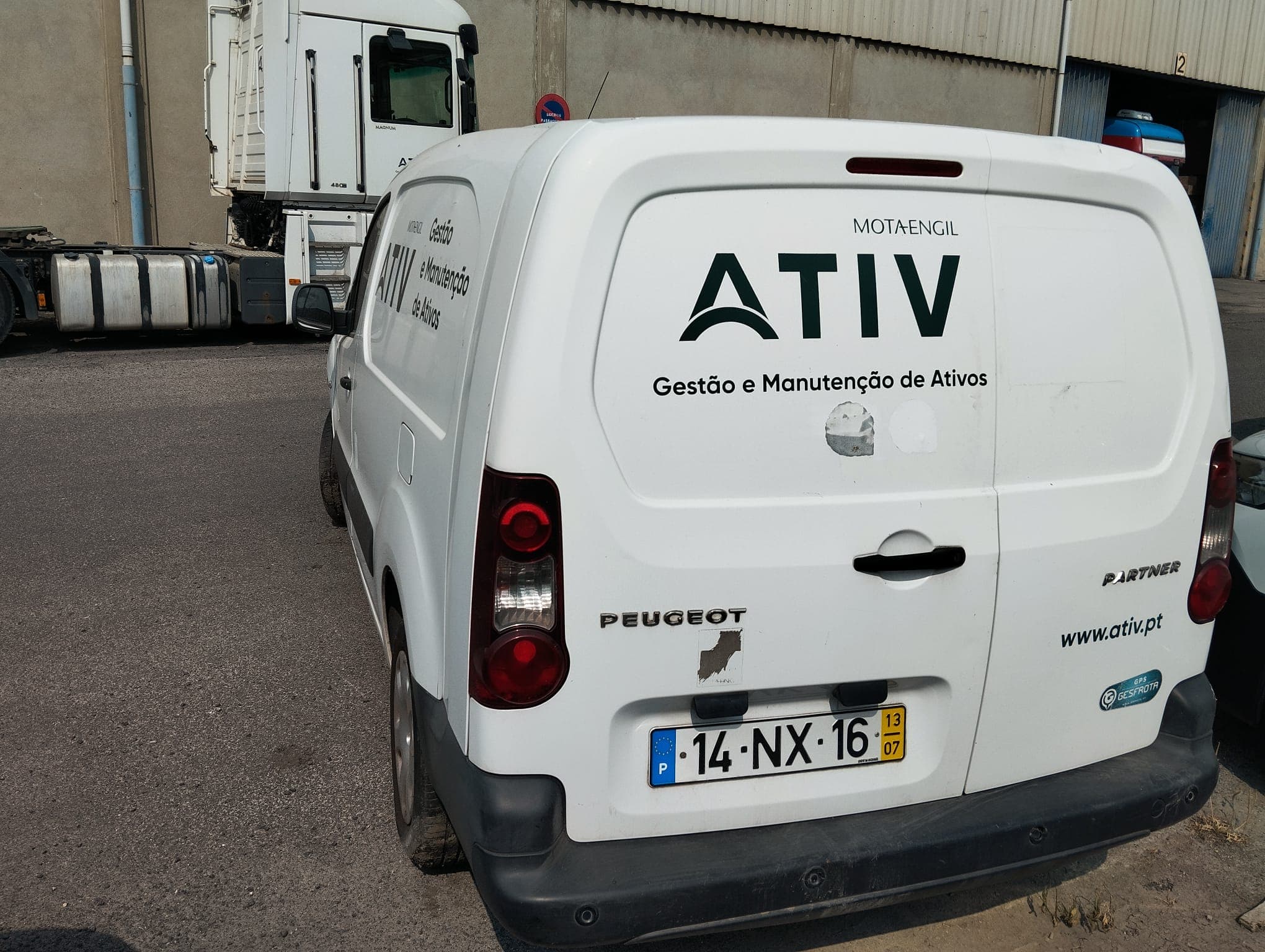 Peugeot Partner 1.6 HDI · Ano 2013 — imagem 5