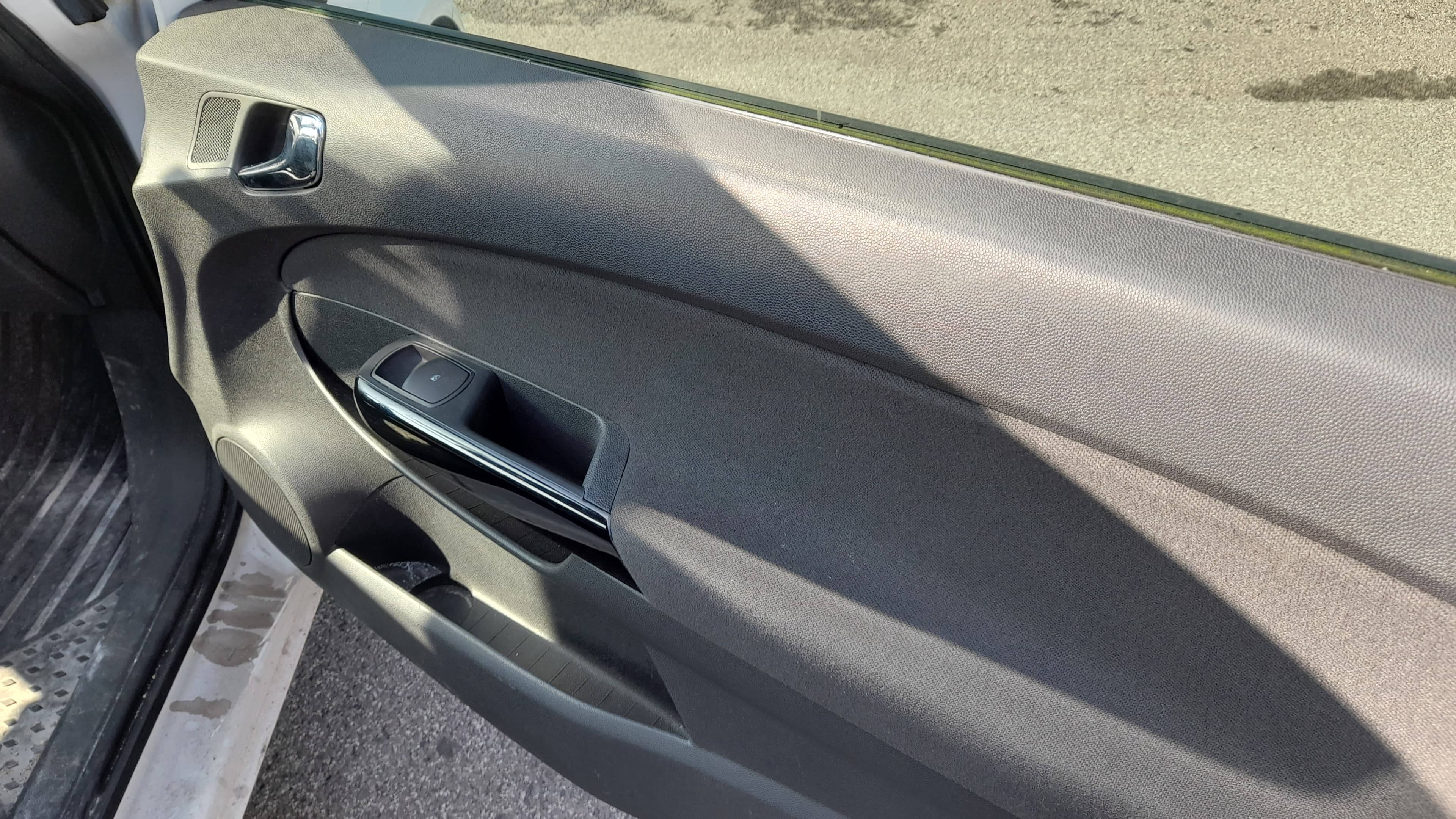 Opel Corsa Van 1.3 CDTi · Ano 2014 — imagem 18