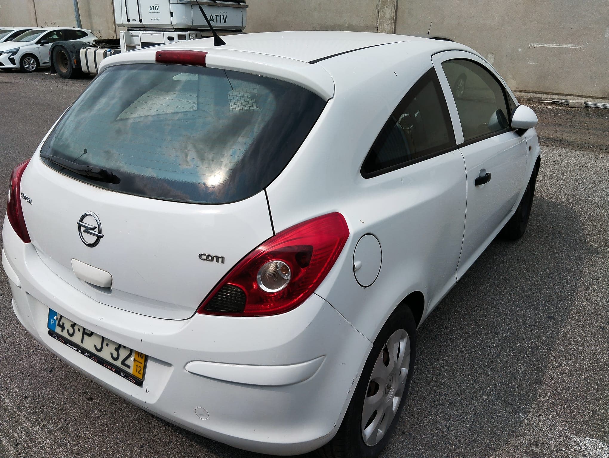 Opel Corsa Van 1.3 CDTi · Année 2014 — image 8