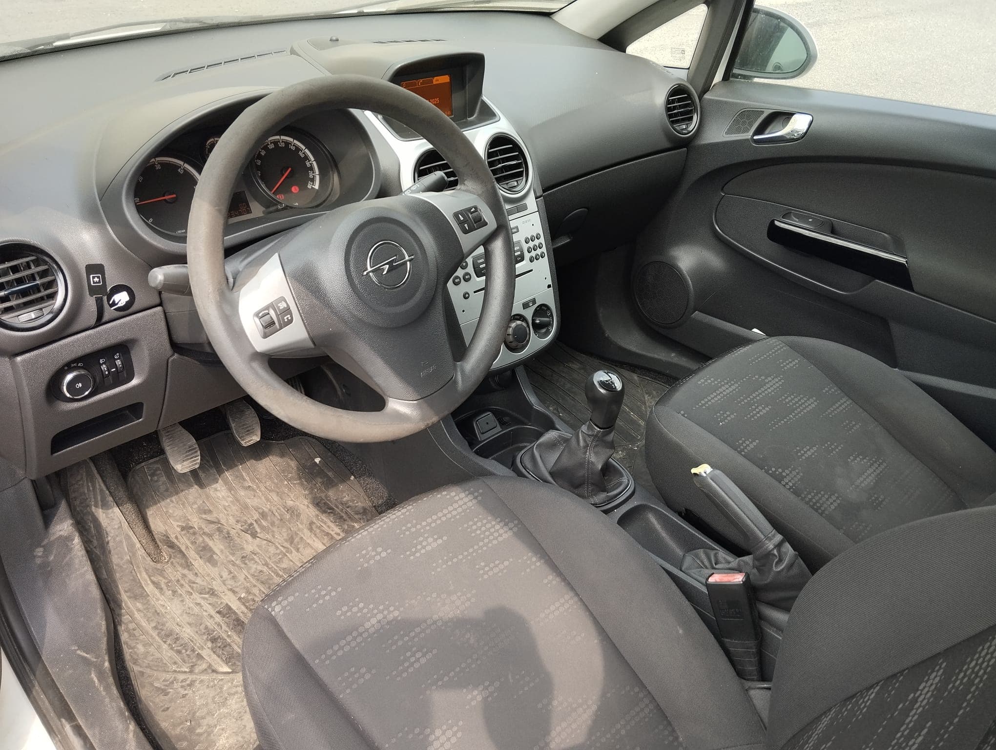 Opel Corsa Van 1.3 CDTi · Année 2014 — image 10