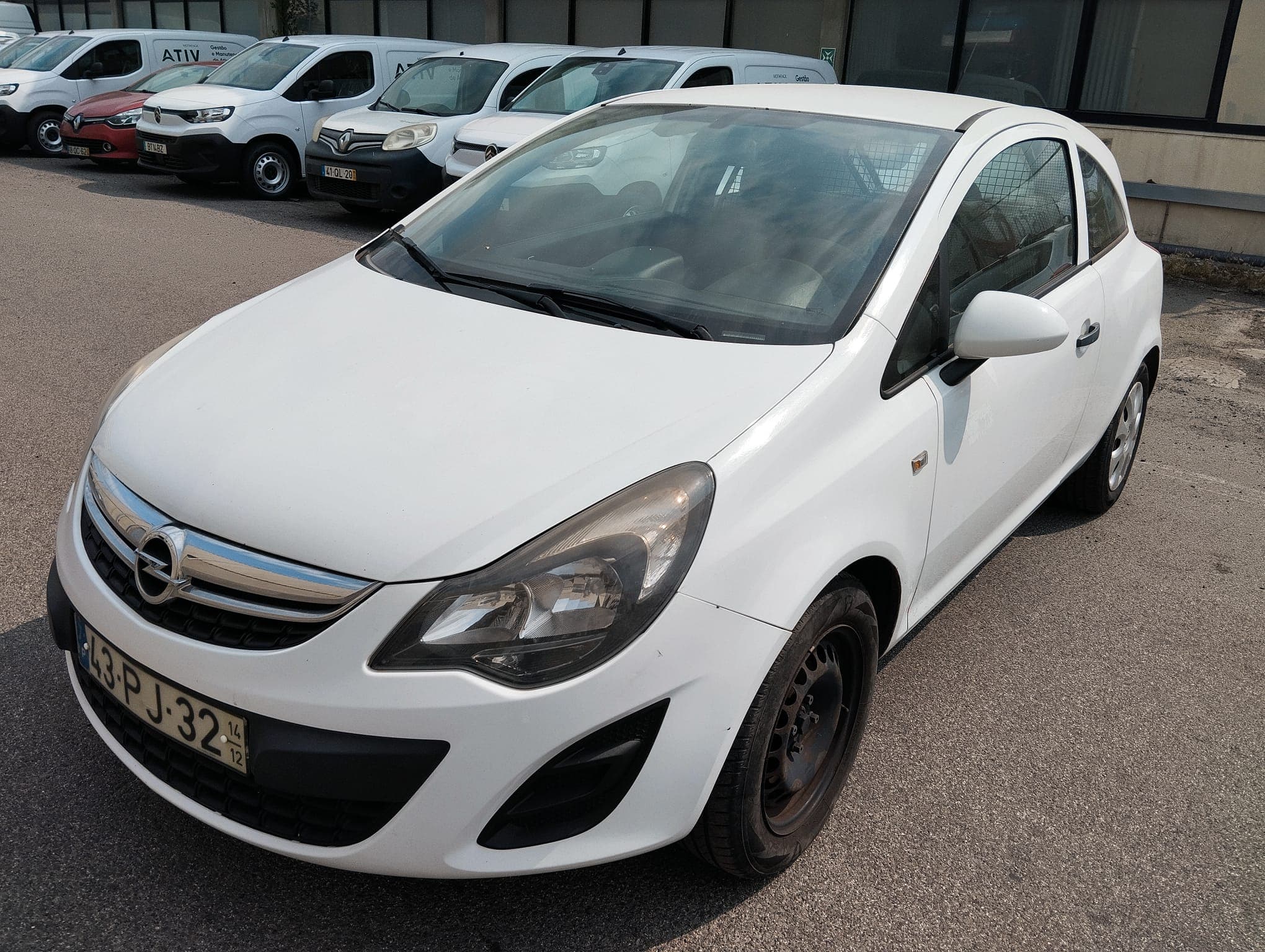 Opel Corsa Van 1.3 CDTi · Ano 2014