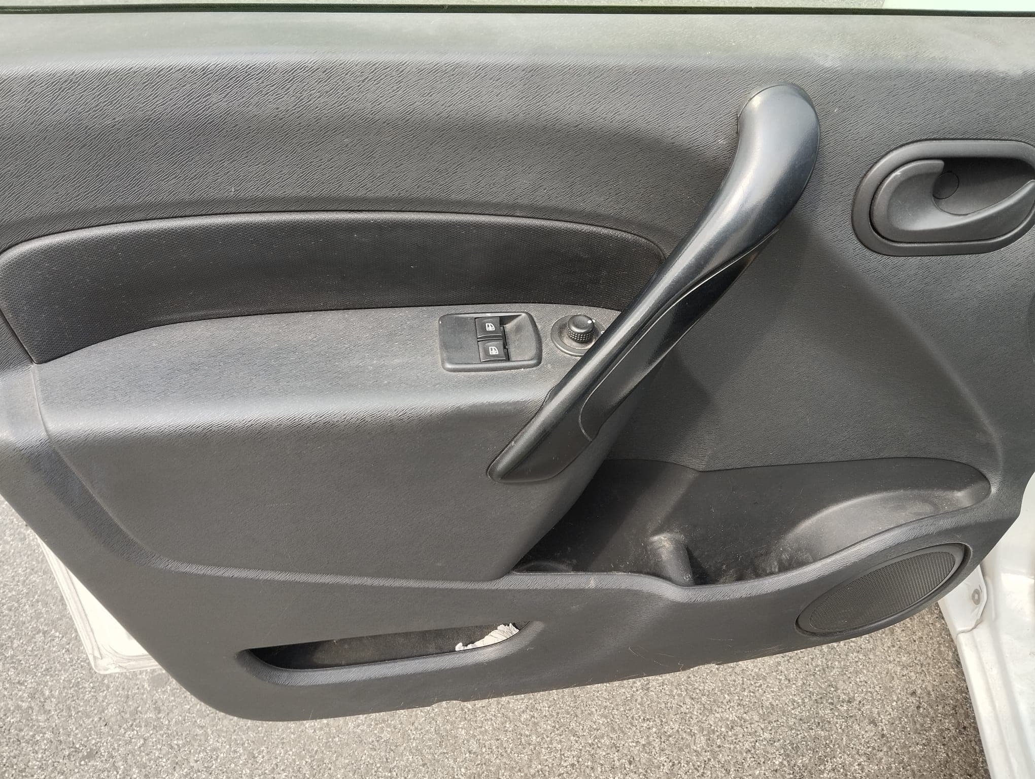 Renault Kangoo Maxi Business 1.5 DCI · Ano 2015 — image 15