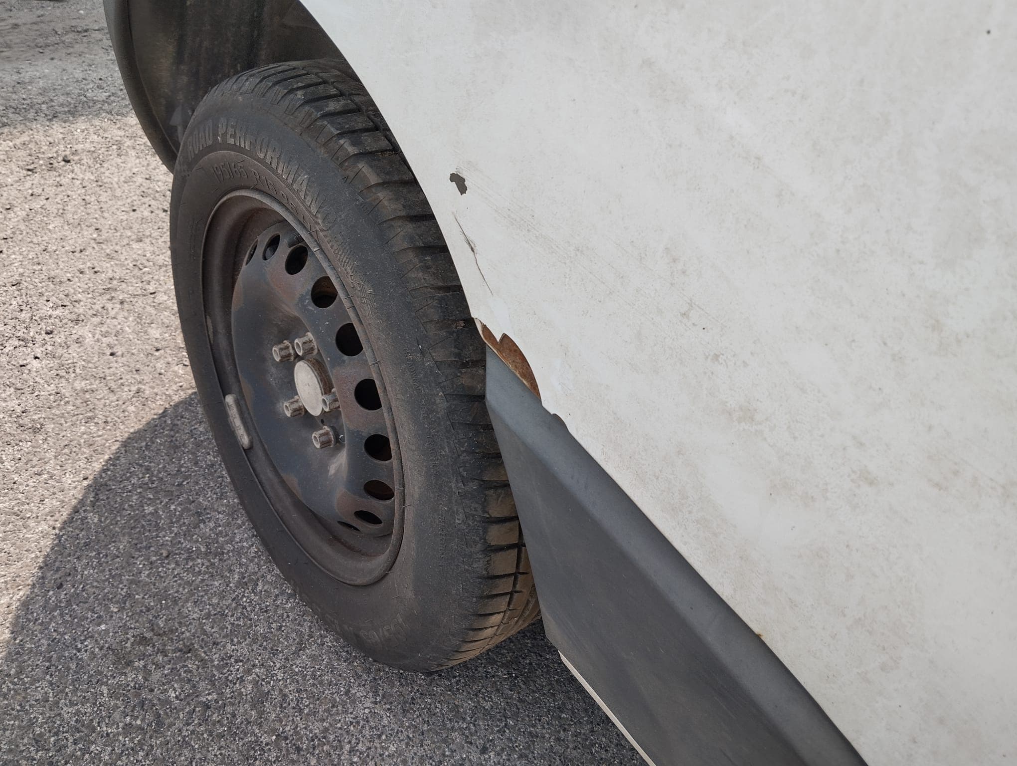 Renault Kangoo Maxi Business 1.5 DCI · Ano 2015 — image 9