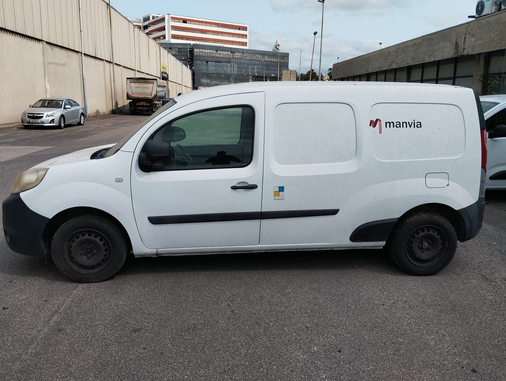 Renault Kangoo Maxi Business 1.5 DCI · Ano 2015 — image 4