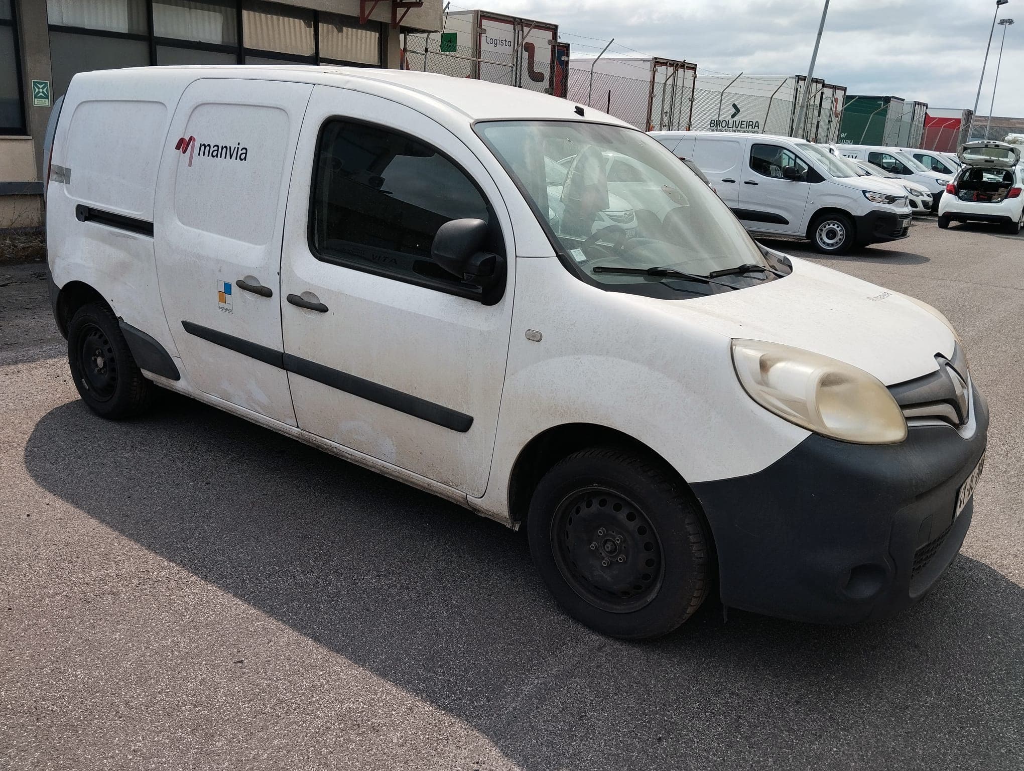 Renault Kangoo Maxi Business 1.5 DCI · Ano 2015 — image 3