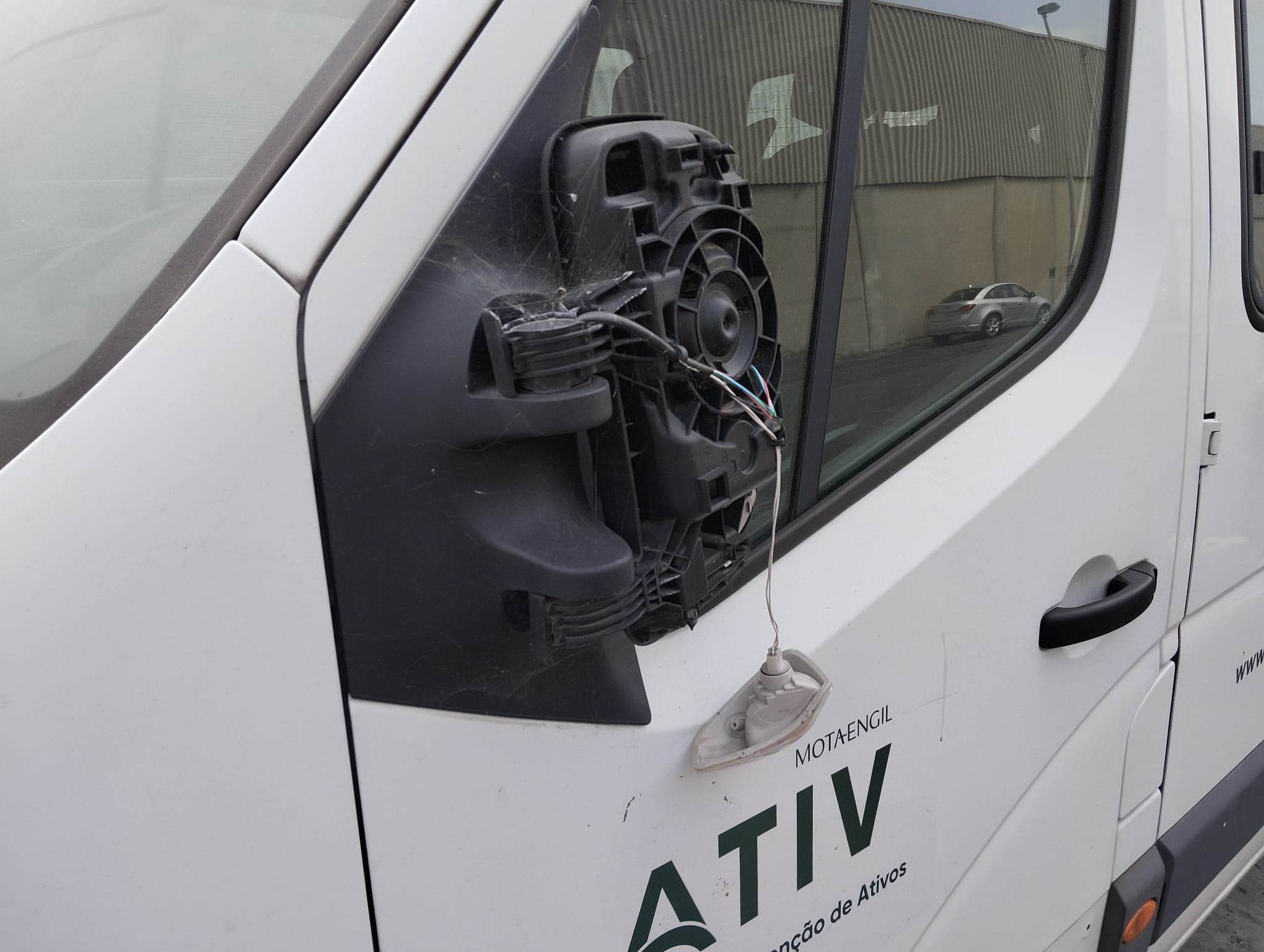 Renault Master 2.3 DCI · Ano 2014 — imagem 9