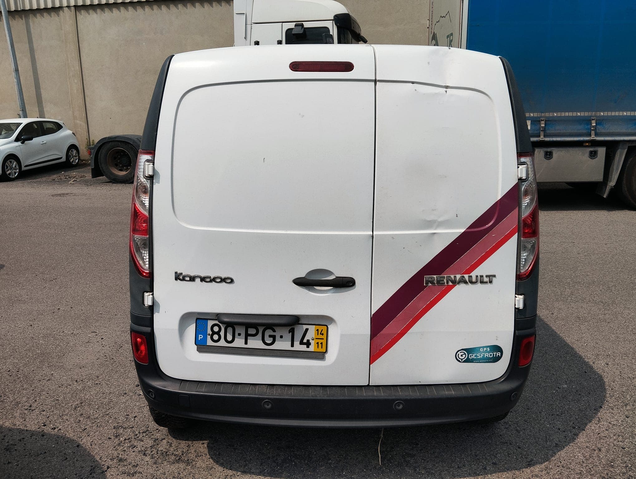 Renault Kangoo Maxi Business 1.5 DCI · Ano 2014 — imagen 7