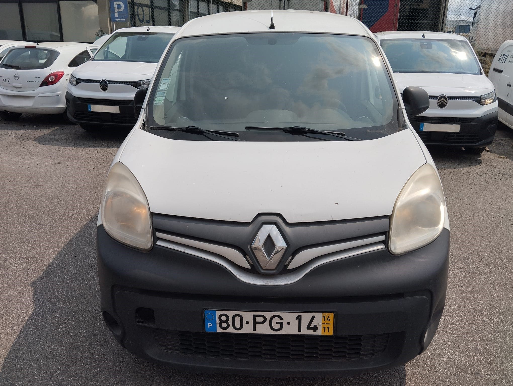 Renault Kangoo Maxi Business 1.5 DCI · Ano 2014 — imagen 2