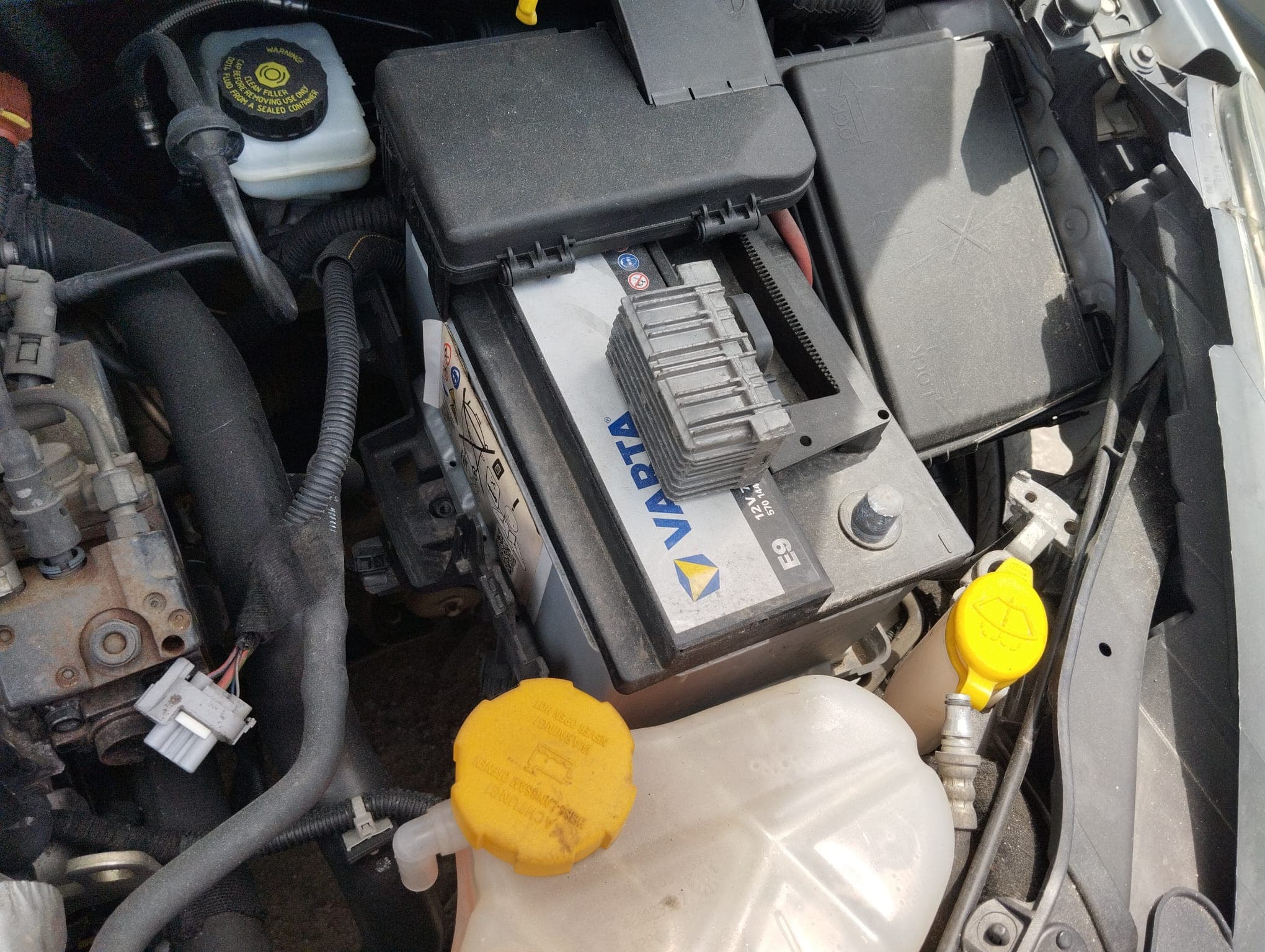 Opel Corsa Van 1.3 CDTi · Ano 2014 — imagem 6