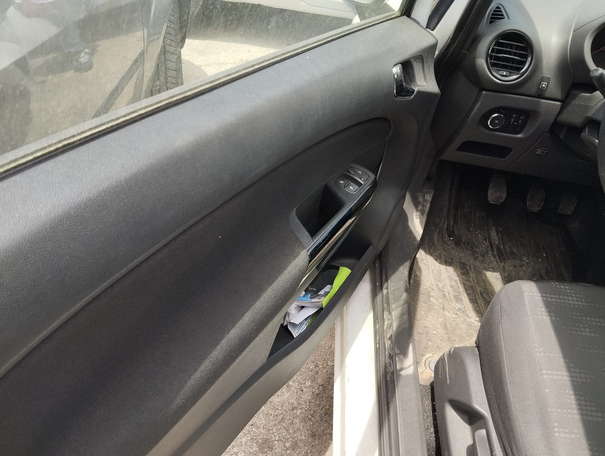 Opel Corsa Van 1.3 CDTi · Ano 2014 — imagem 4