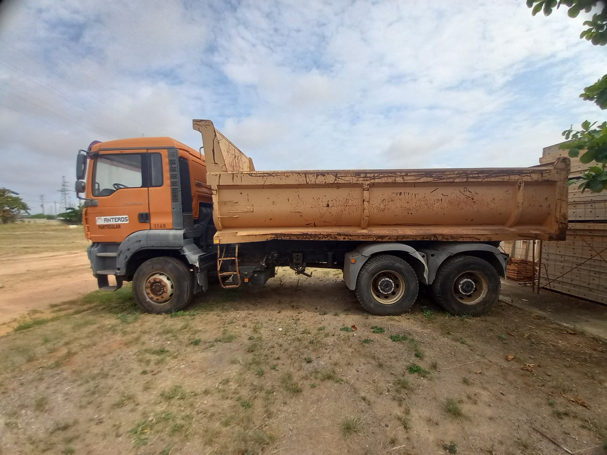 Camião Basc. Tras. (6X4) da marca MAN, modelo 2634-4x2-4 — imagen 7