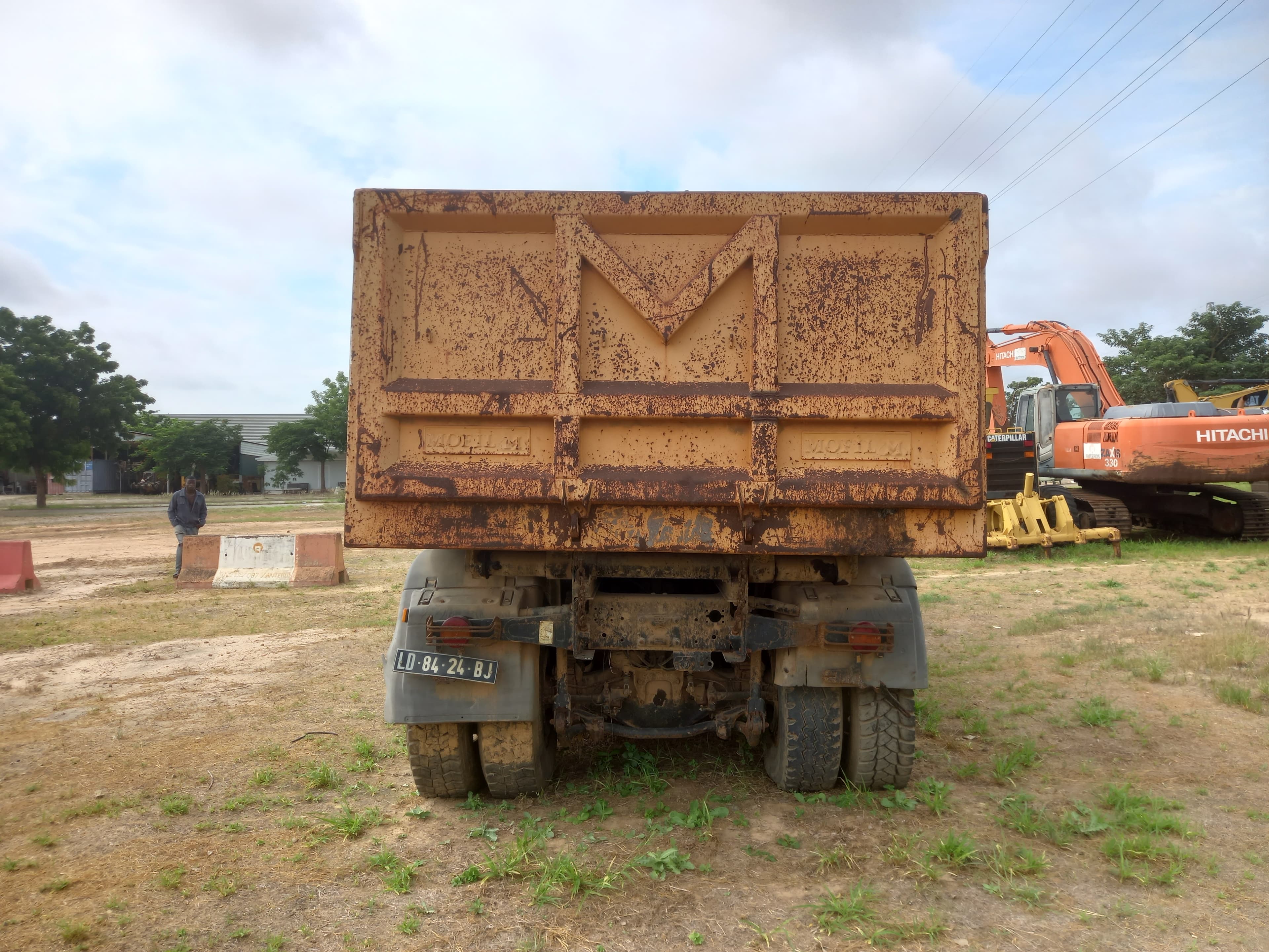 Camião Basc. Tras. (6X4) da marca MAN, modelo TGA 35.440-6x4-5,10 — imagen 7