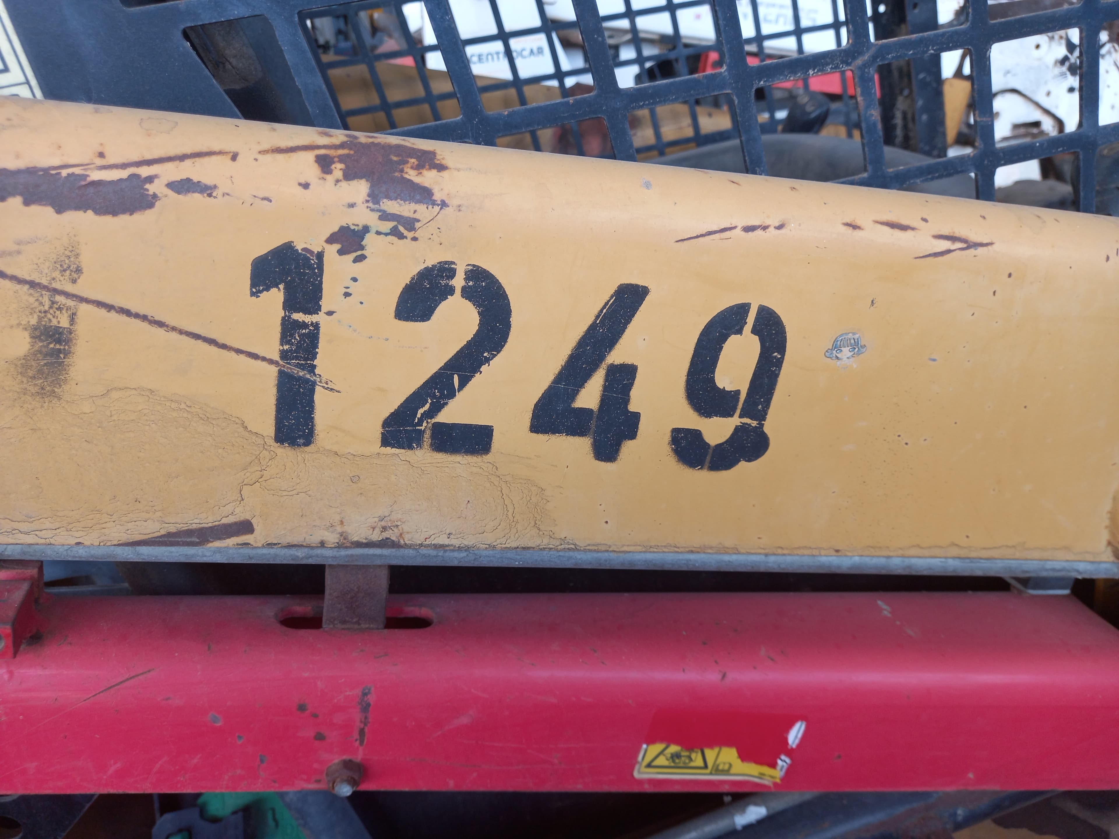 Pá Carregadora (mini) de Pneus da marca CATERPILLAR, modelo 226B — imagen 2