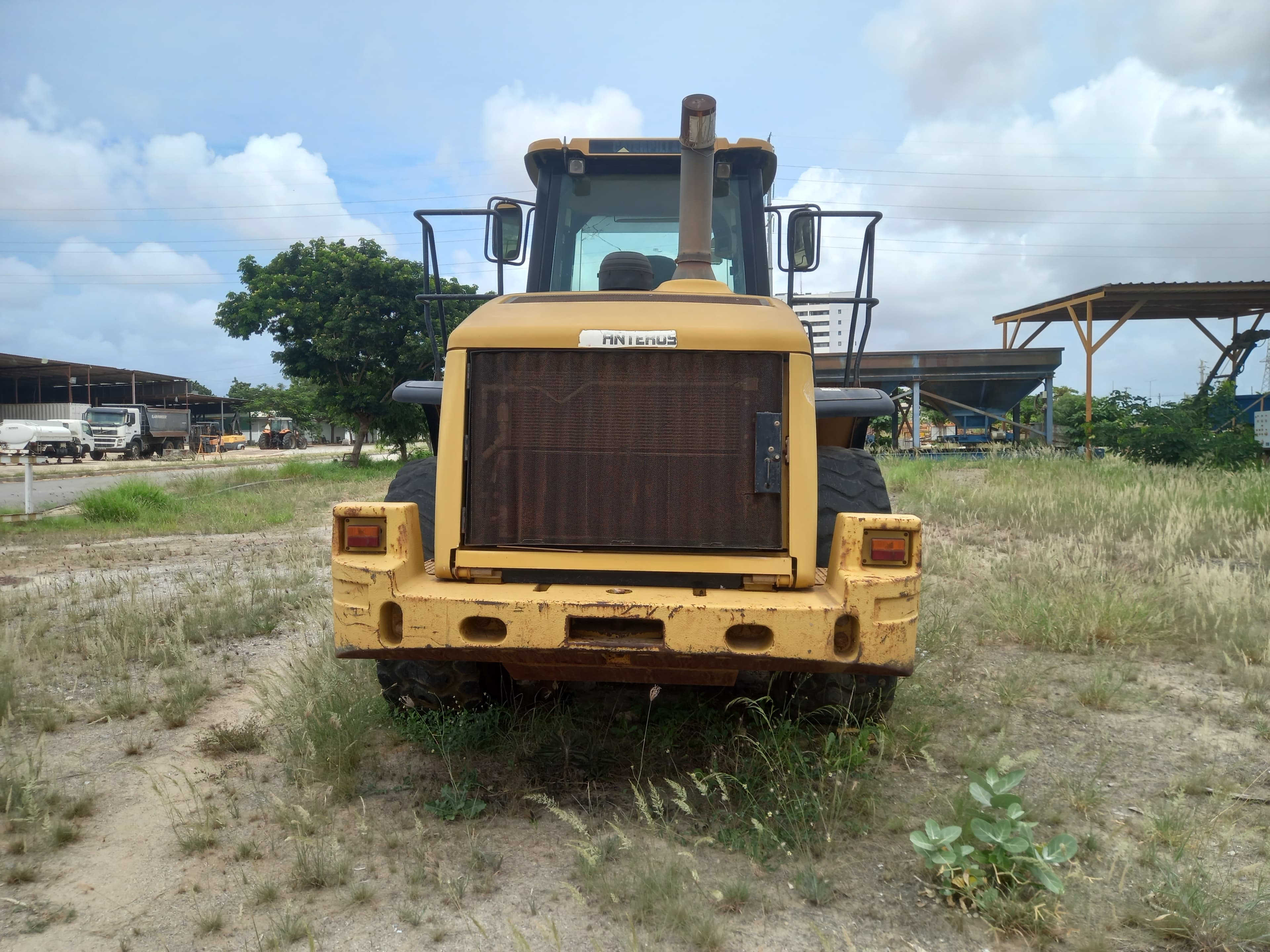 Pá Carregadora de Pneus da marca CATERPILLAR, modelo 962H — image 8