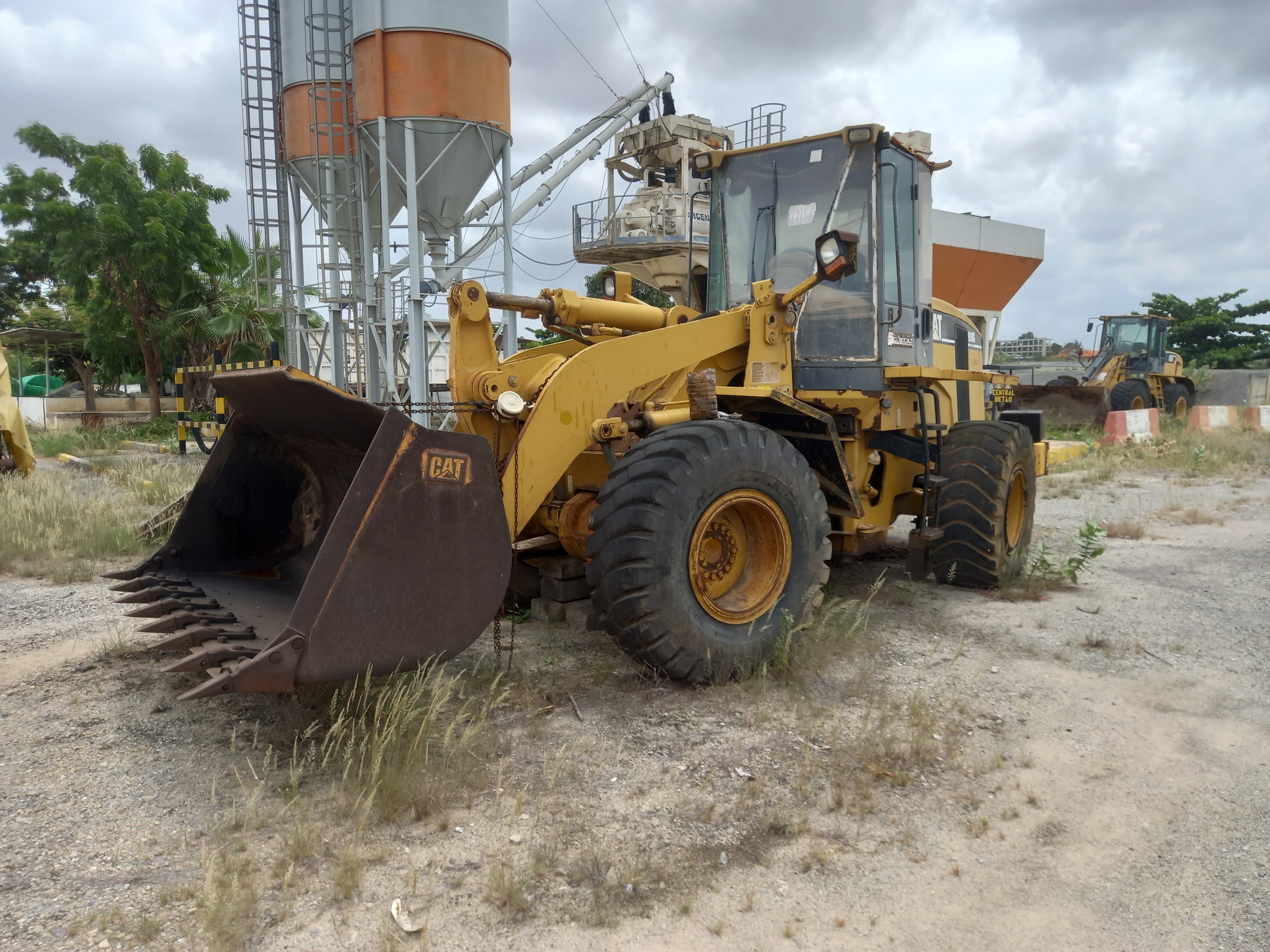 Pá Carregadora de Pneus da marca CATERPILLAR, modelo 938G — imagen 2