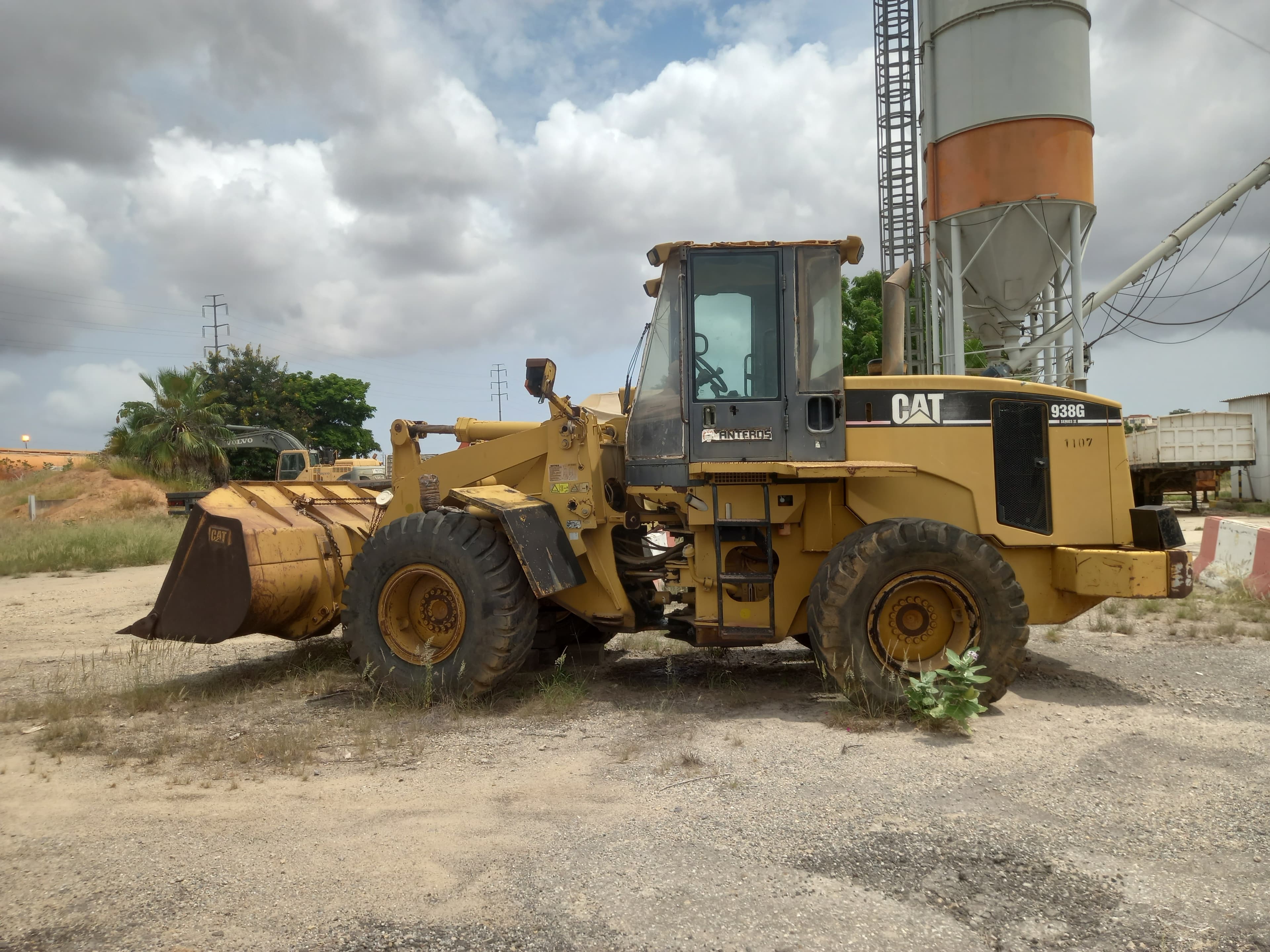 Pá Carregadora de Pneus da marca CATERPILLAR, modelo 938G