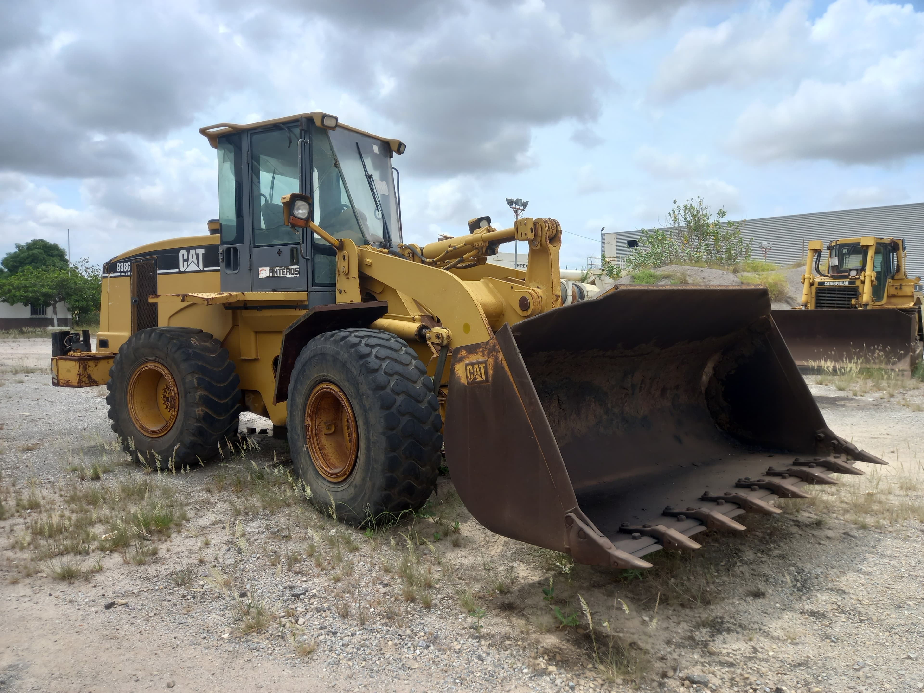 Pá Carregadora de Pneus da marca CATERPILLAR, modelo 938G — imagen 3
