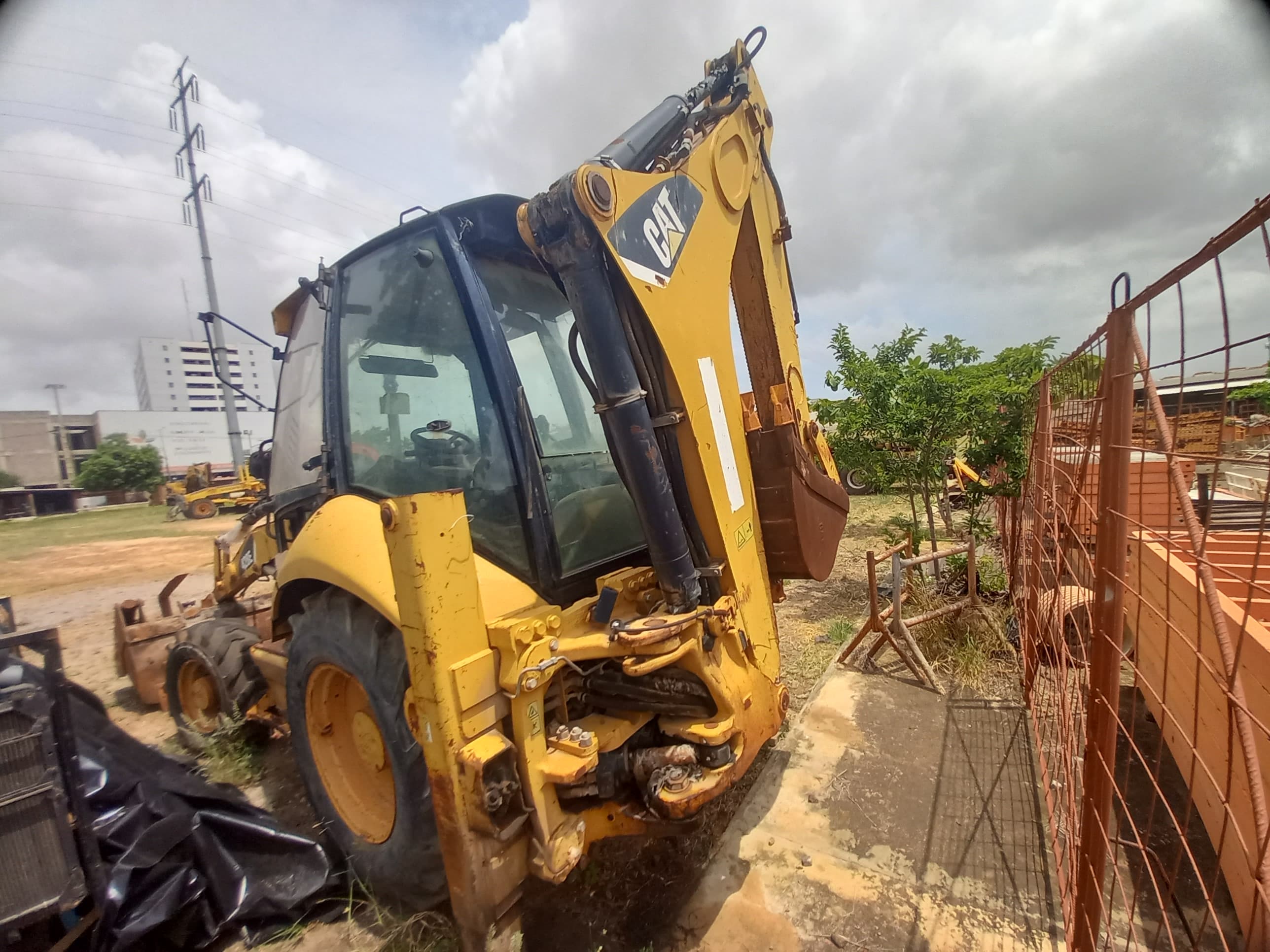 Conj. Ind. Pala y retroexcavadora neumática de la marca CATERPILLAR, modelo 428E — imagen 8