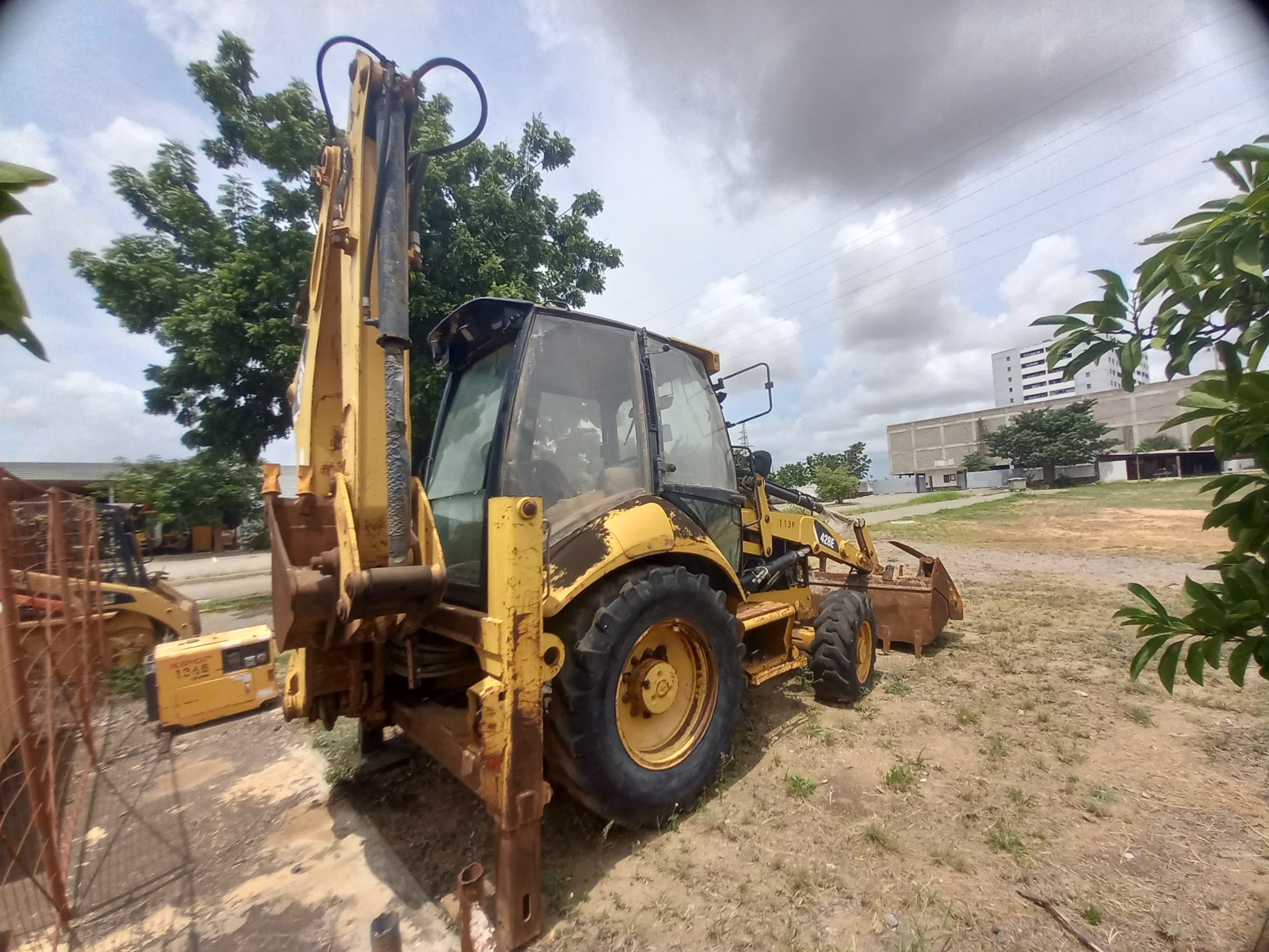 Conj. Ind. Pala y retroexcavadora neumática de la marca CATERPILLAR, modelo 428E — imagen 4