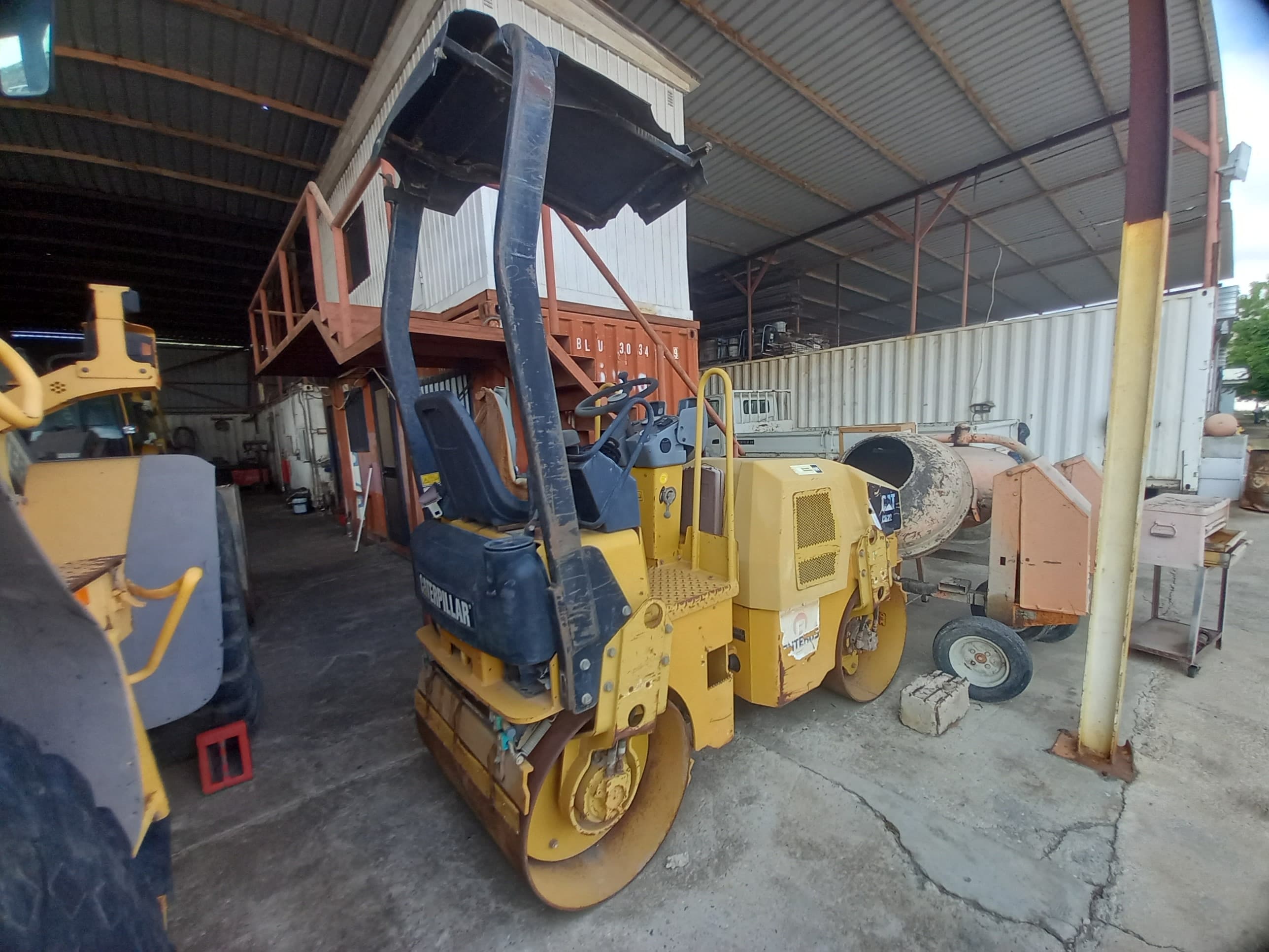 Cilindro de Rolos c/ Condutor da marca CATERPILLAR, modelo CB22 — imagen 4