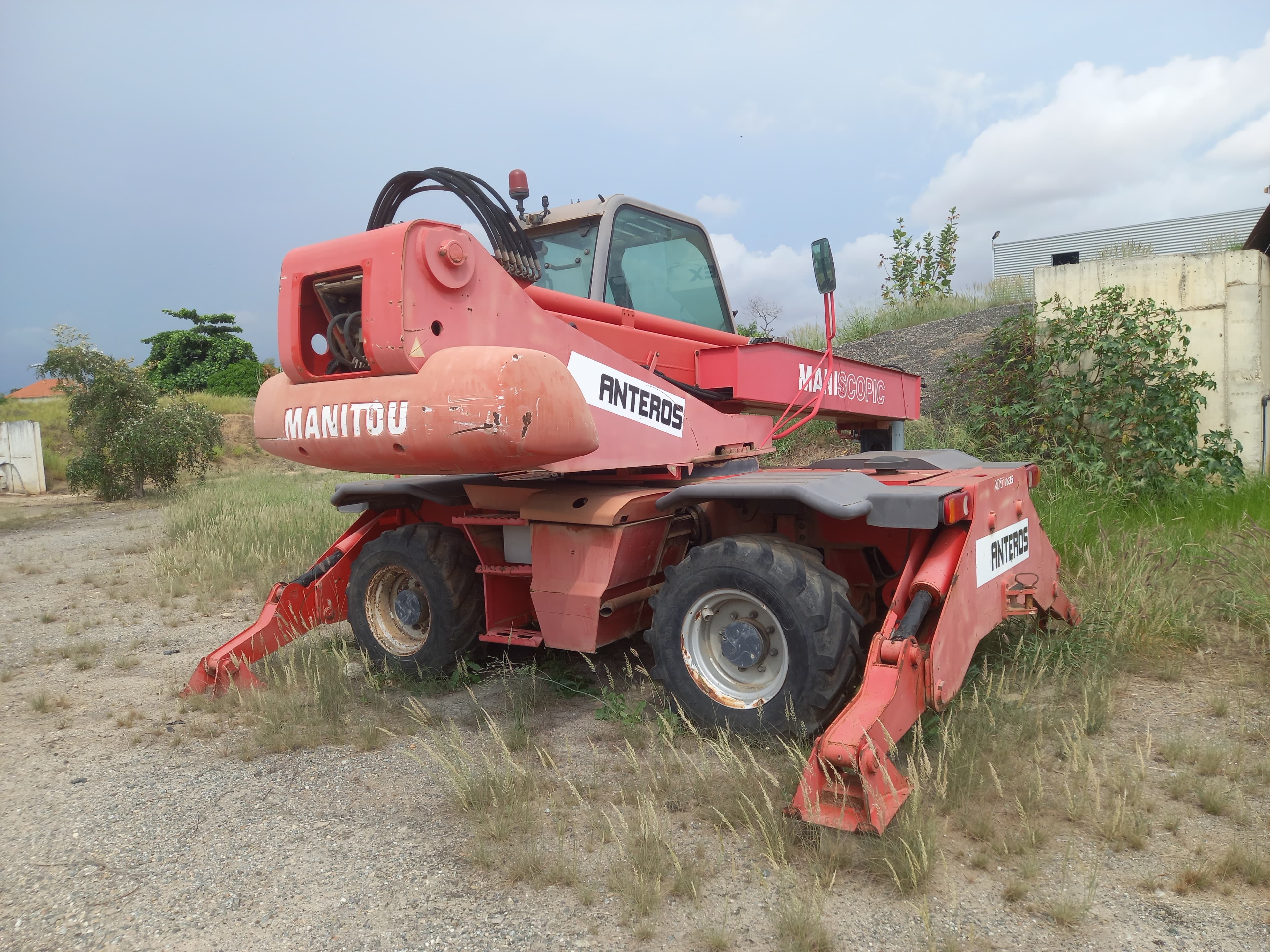 Multicarregador da marca MANITOU, modelo MRT 1635 — imagen 4
