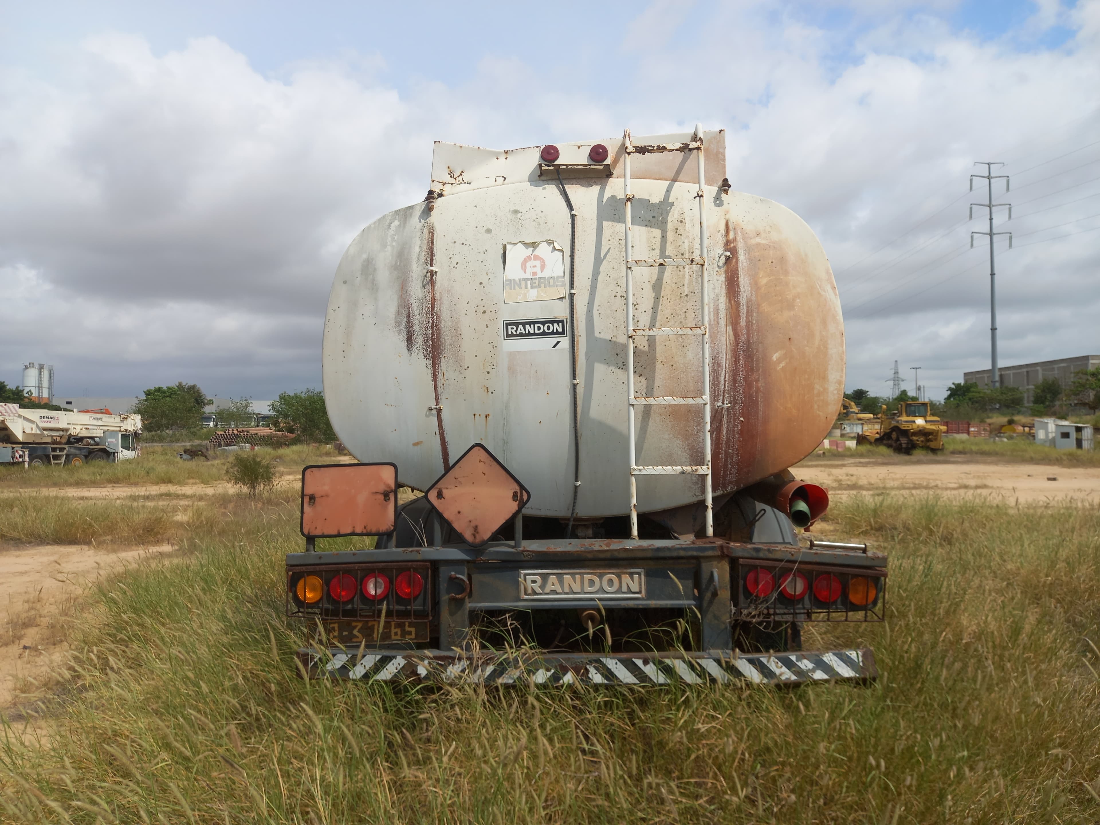 Semirreboque Cisterna de Combustível  da marca RANDON, modelo SR TQ TL 02 35 — imagem 12