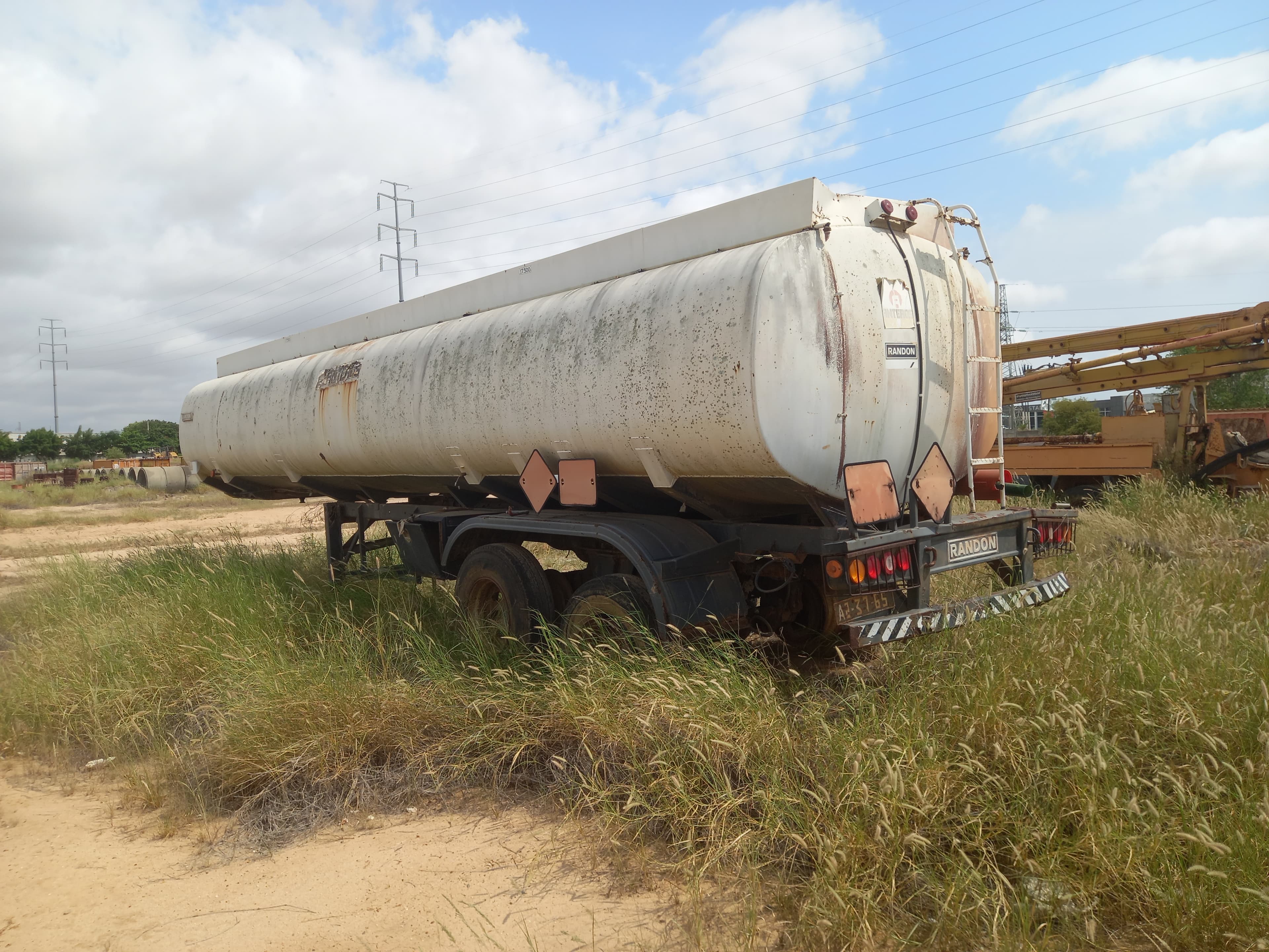 Semirreboque Cisterna de Combustível  da marca RANDON, modelo SR TQ TL 02 35 — imagem 11