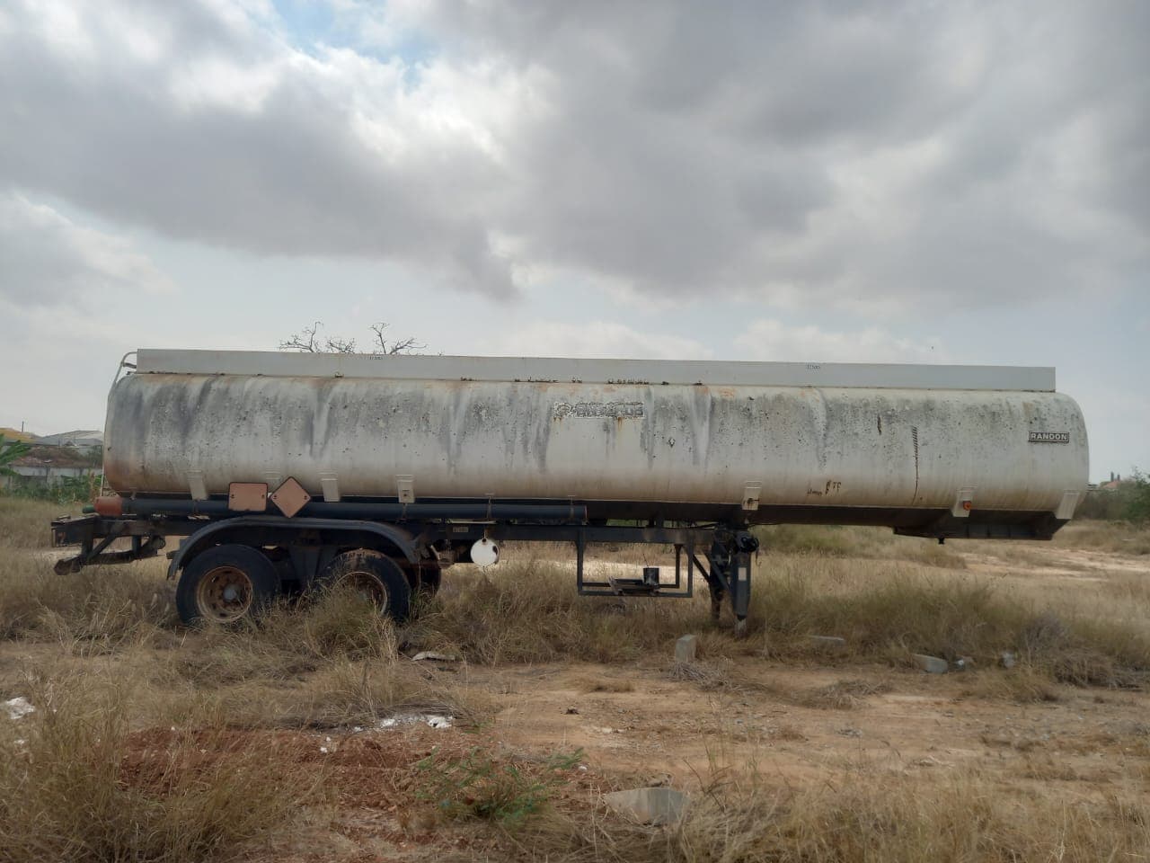 Semirreboque Cisterna de Combustível da marca RANDON, modelo SRTQLT0235 — imagem 6