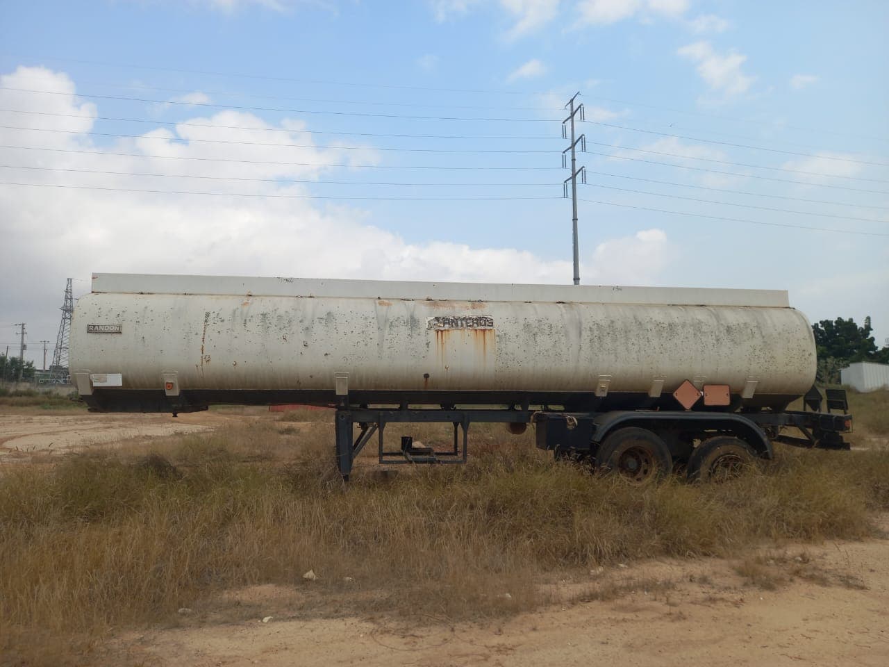 Semirreboque Cisterna de Combustível da marca RANDON, modelo SRTQLT0235 — imagem 5