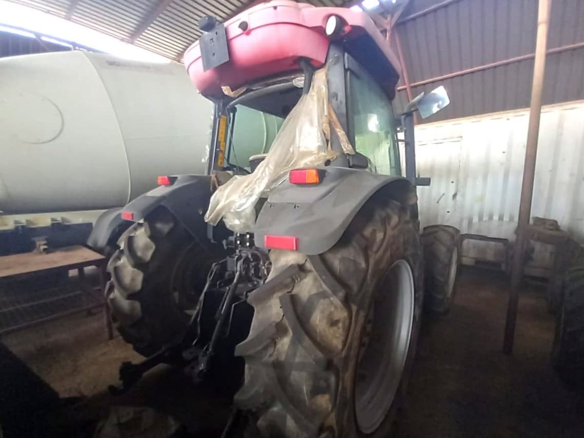 Trator Agrícola da marca MCCORMICK, modelo C MAX90 — imagen 5