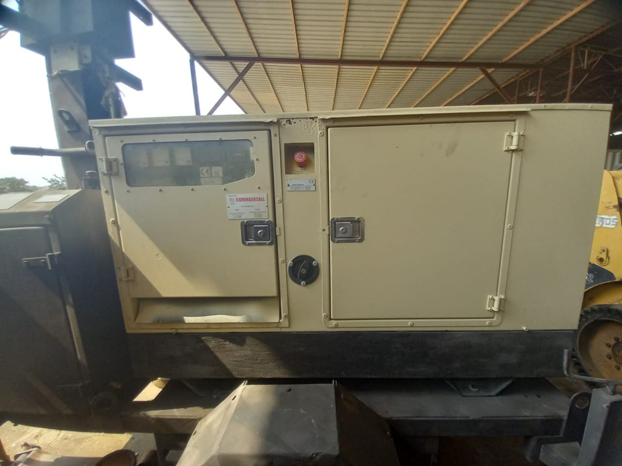 Grupo Eletrogéneo da marca PERKINS, modelo INSONORIZADO 22 KVA — imagen 3