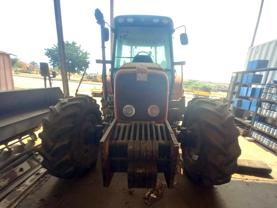 Trator Agrícola da marca MASSEY FERGUSON, modelo 5455 — image 7