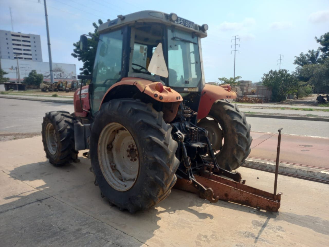 Trator Agrícola da marca MASSEY FERGUSON, modelo MF.5455 — imagen 2