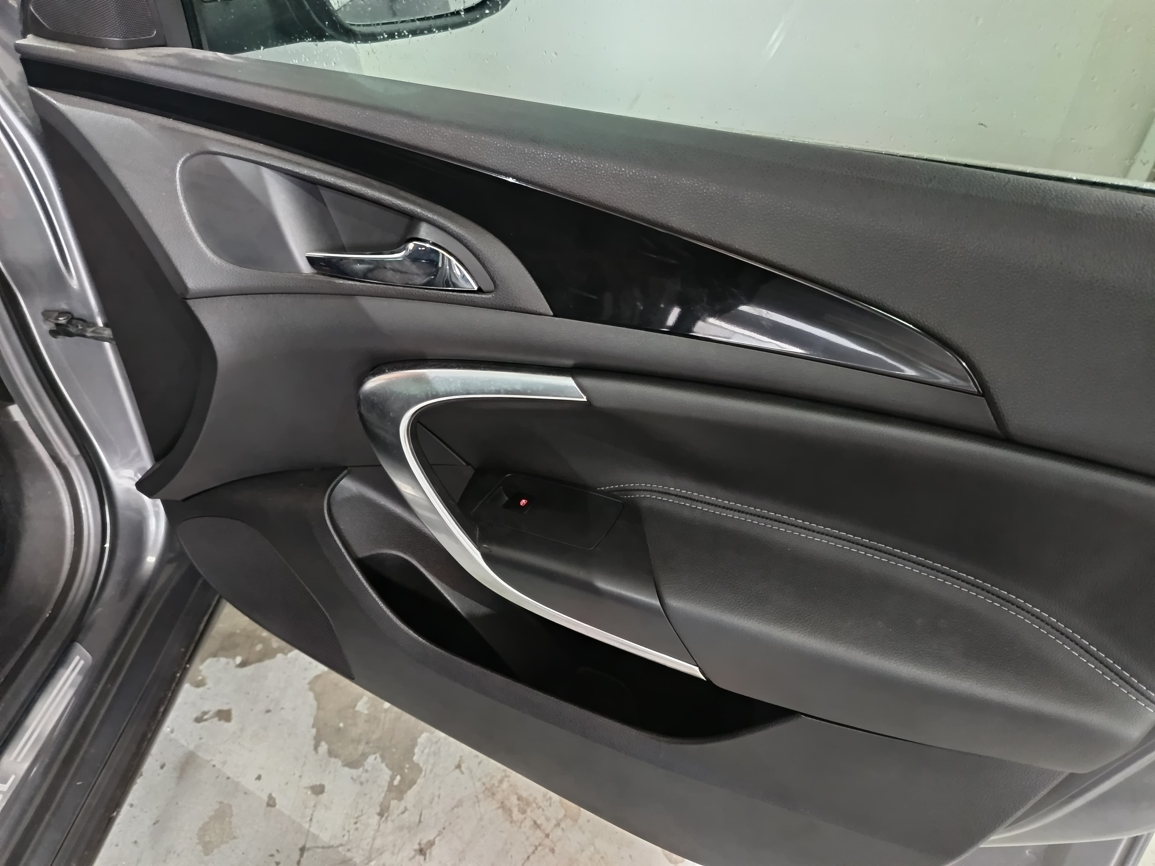 Opel Insígnia Sports Tourer Diesel CDTI · Ano 2010 — imagen 23