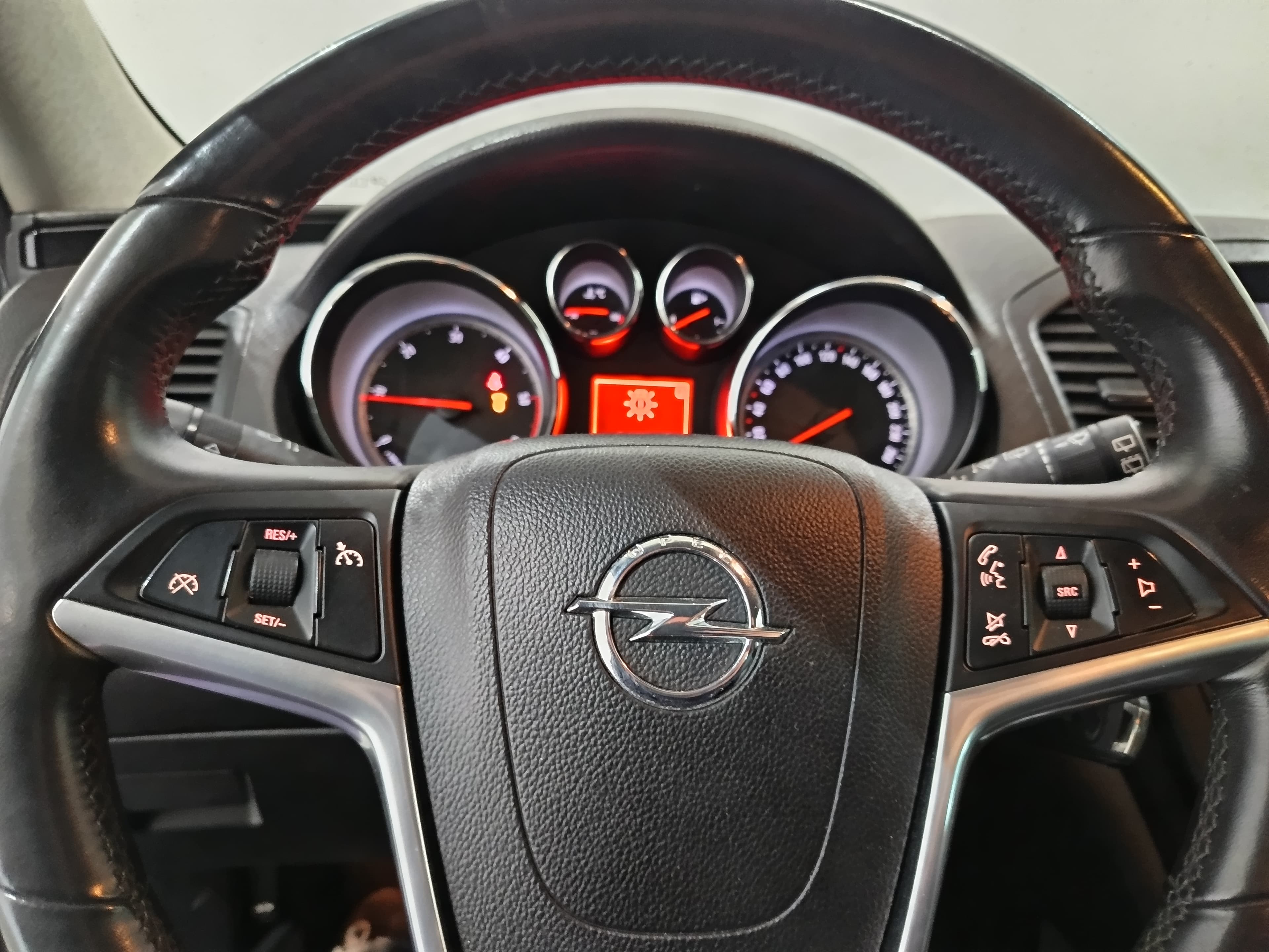Opel Insígnia Sports Tourer Diesel CDTI · Ano 2010 — imagen 40