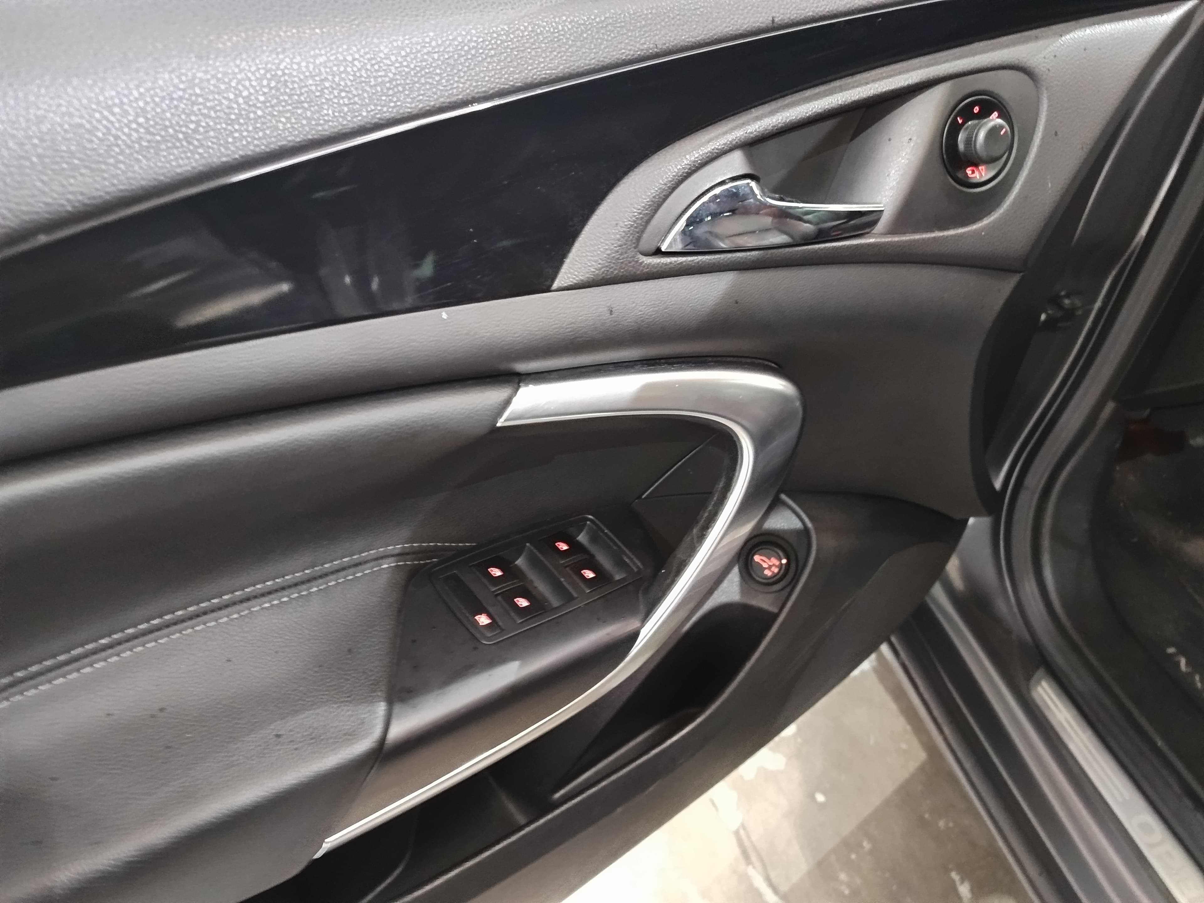 Opel Insígnia Sports Tourer Diesel CDTI · Ano 2010 — imagen 33