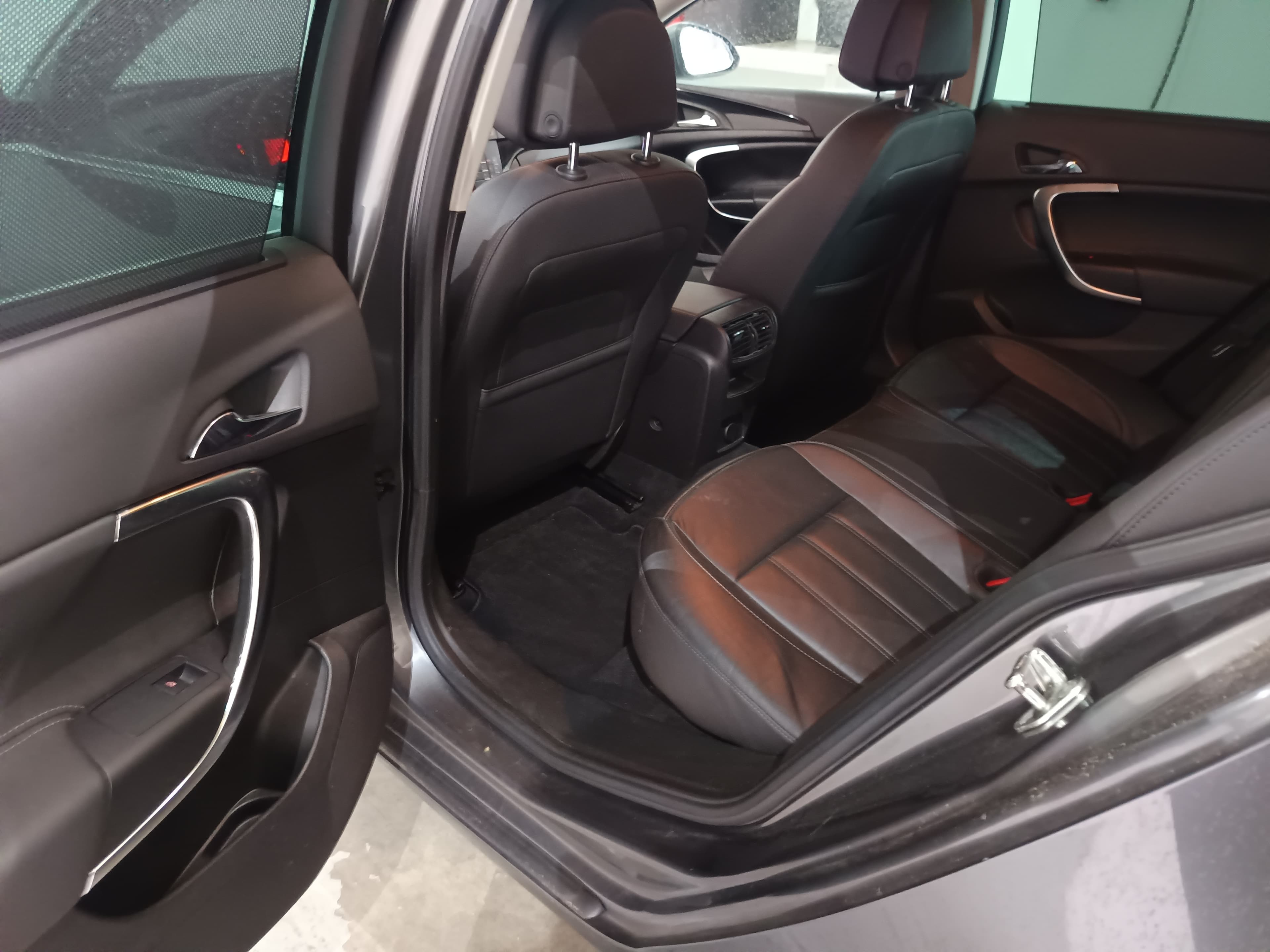 Opel Insígnia Sports Tourer Diesel CDTI · Ano 2010 — imagen 29
