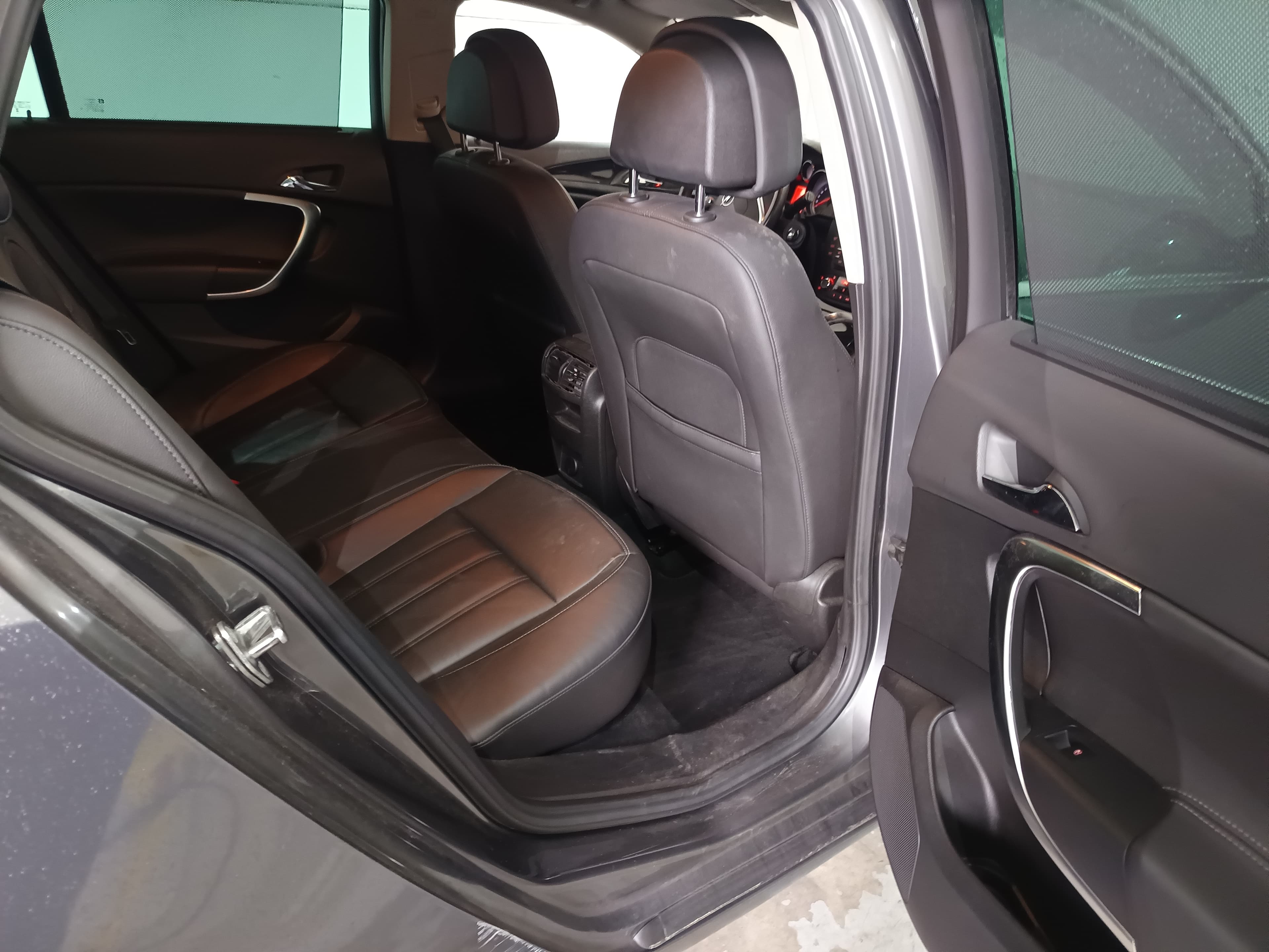 Opel Insígnia Sports Tourer Diesel CDTI · Ano 2010 — imagen 24